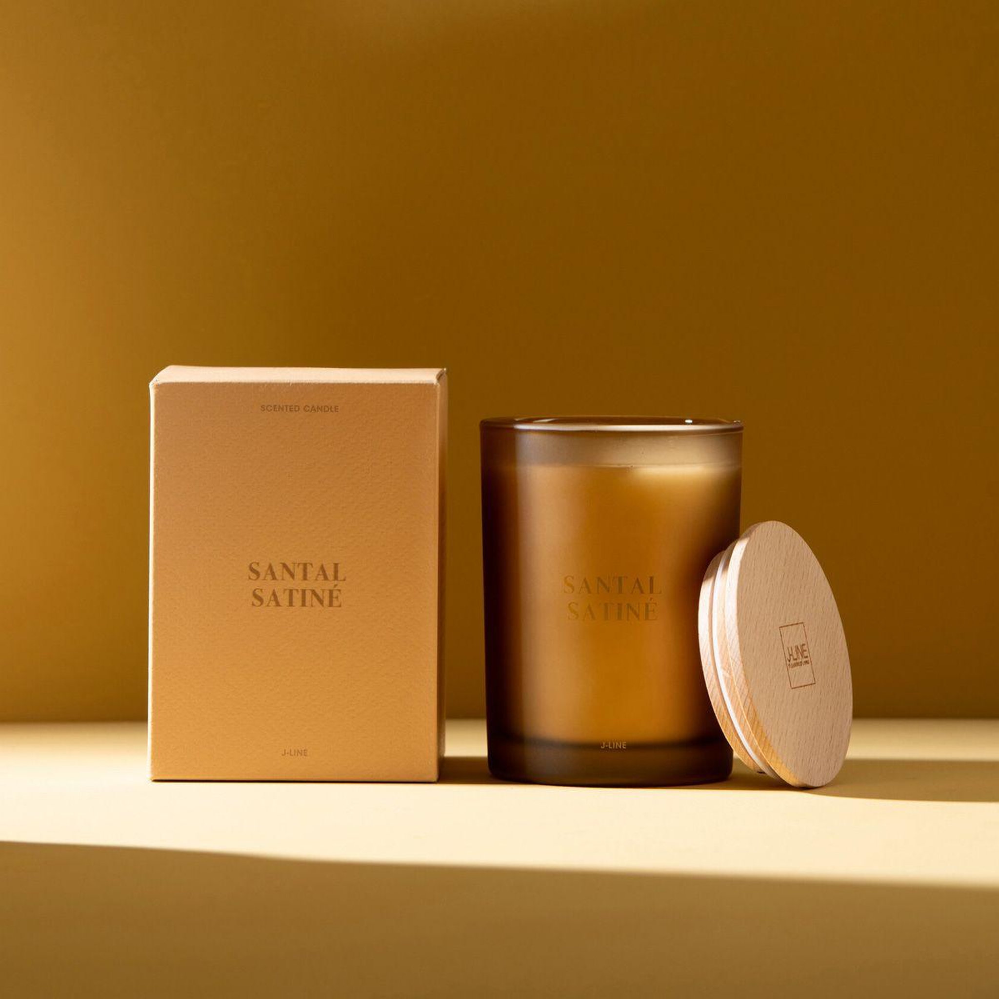 Voir la diapositive 5 : J-LINE Bougie parfumée  accords essentiels  12cm santal satiné