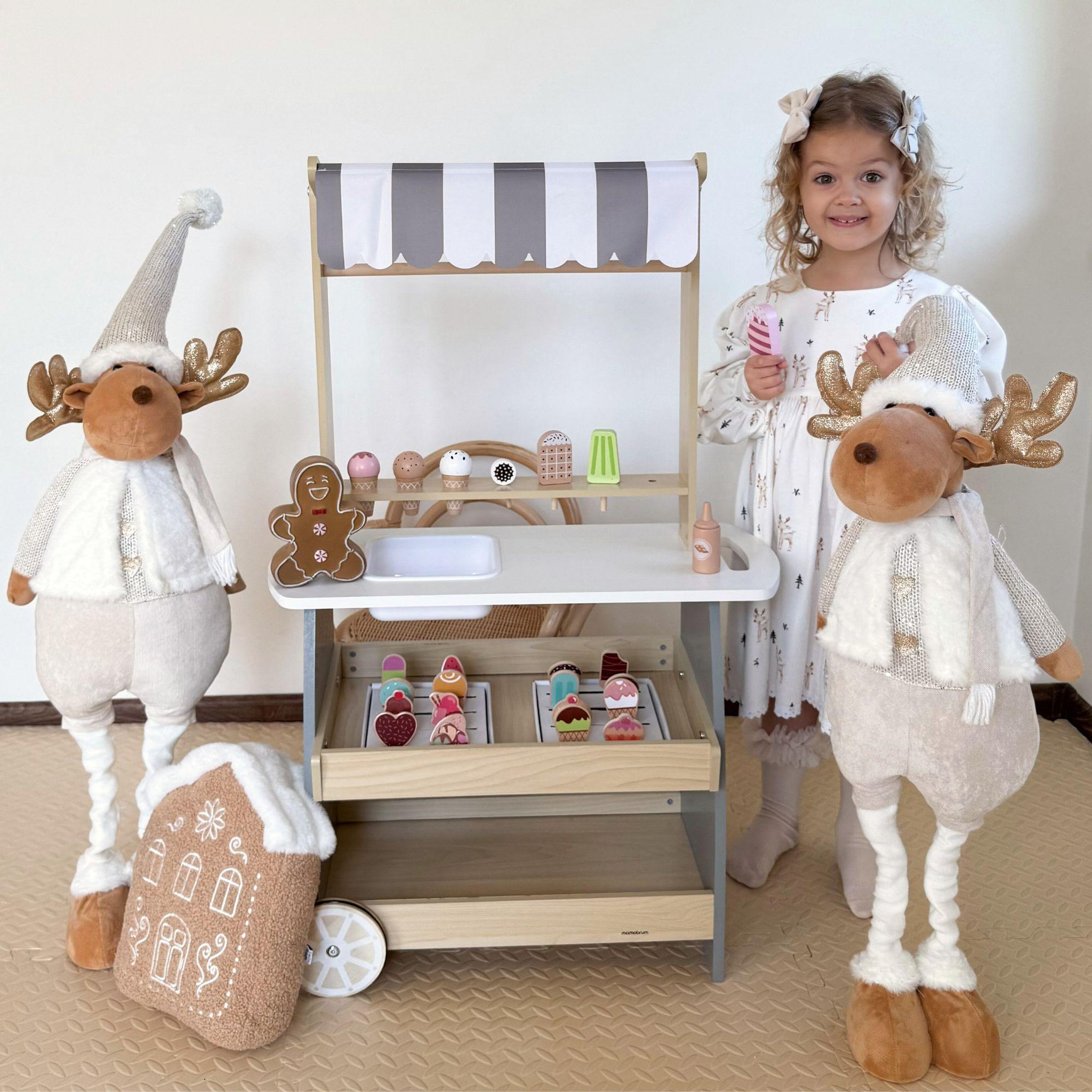 Voir la diapositive 3 : MAMABRUM Marchande Enfant +3 ans - Mamabrum - Chariot à glaces en Bois - Accessoires inclus