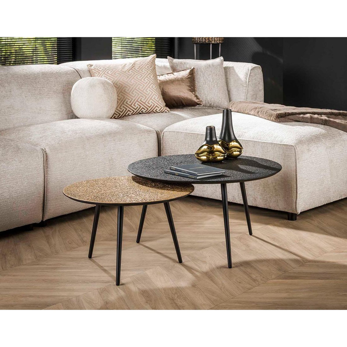 LISA DESIGN Kahoni - lot de 2 tables basses gigognes - doré et noir - 74 et 58 cm