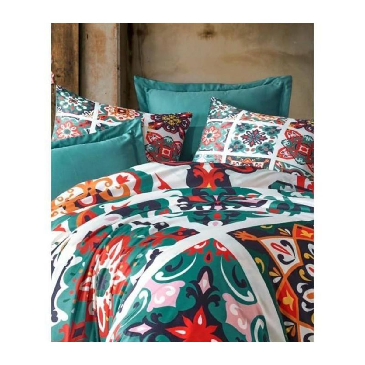 GENERIQUE Parure de lit - 1 housse de couette 220 x 240 cm + 2 taies d'oreiller 60 x 60 cm - 100 % polyester microsatin - Vert
