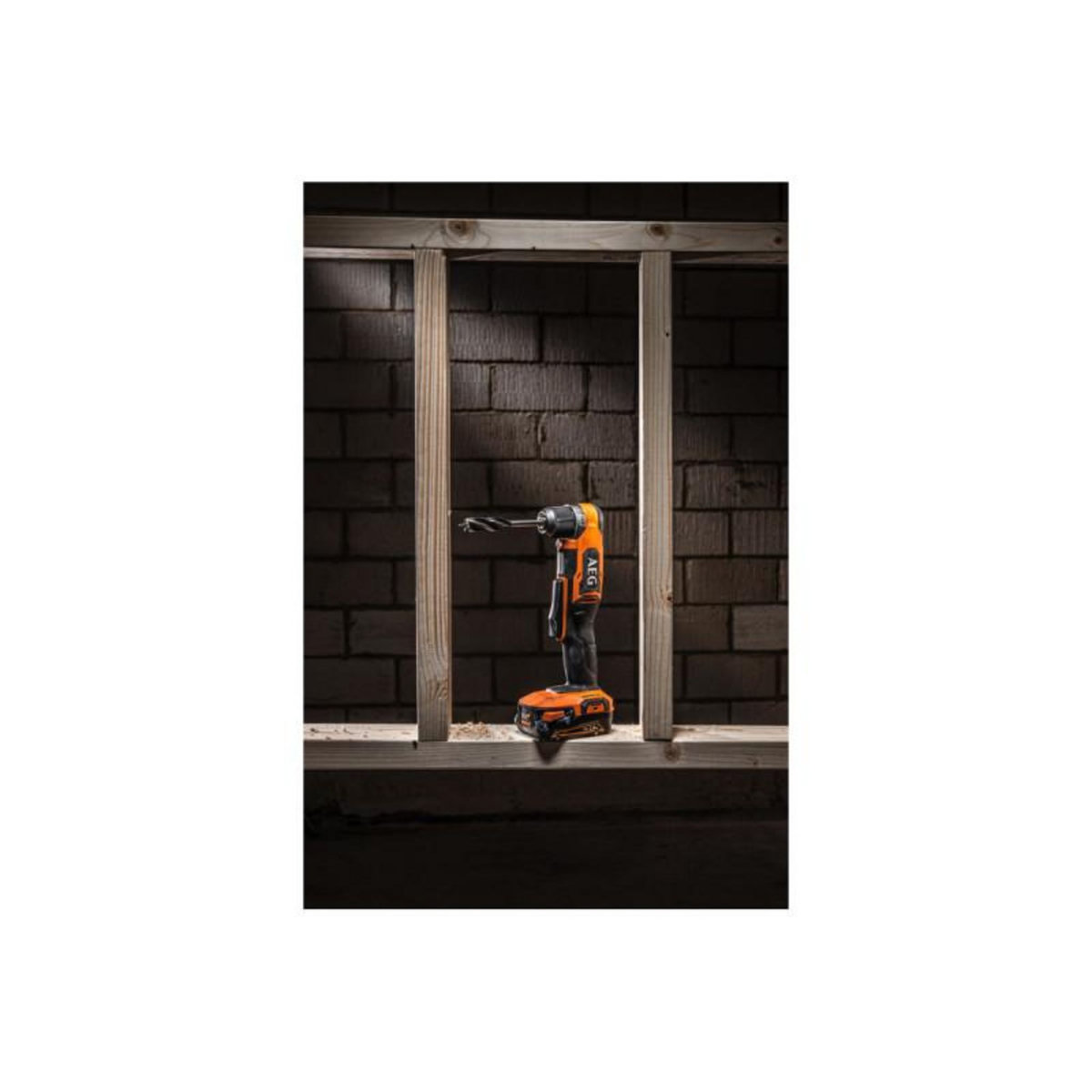 AEG Pack AEG 18V - Perceuse-visseuse d'angle Brushless Subcompact - Batterie 4.0 Ah - Chargeur - Caisse