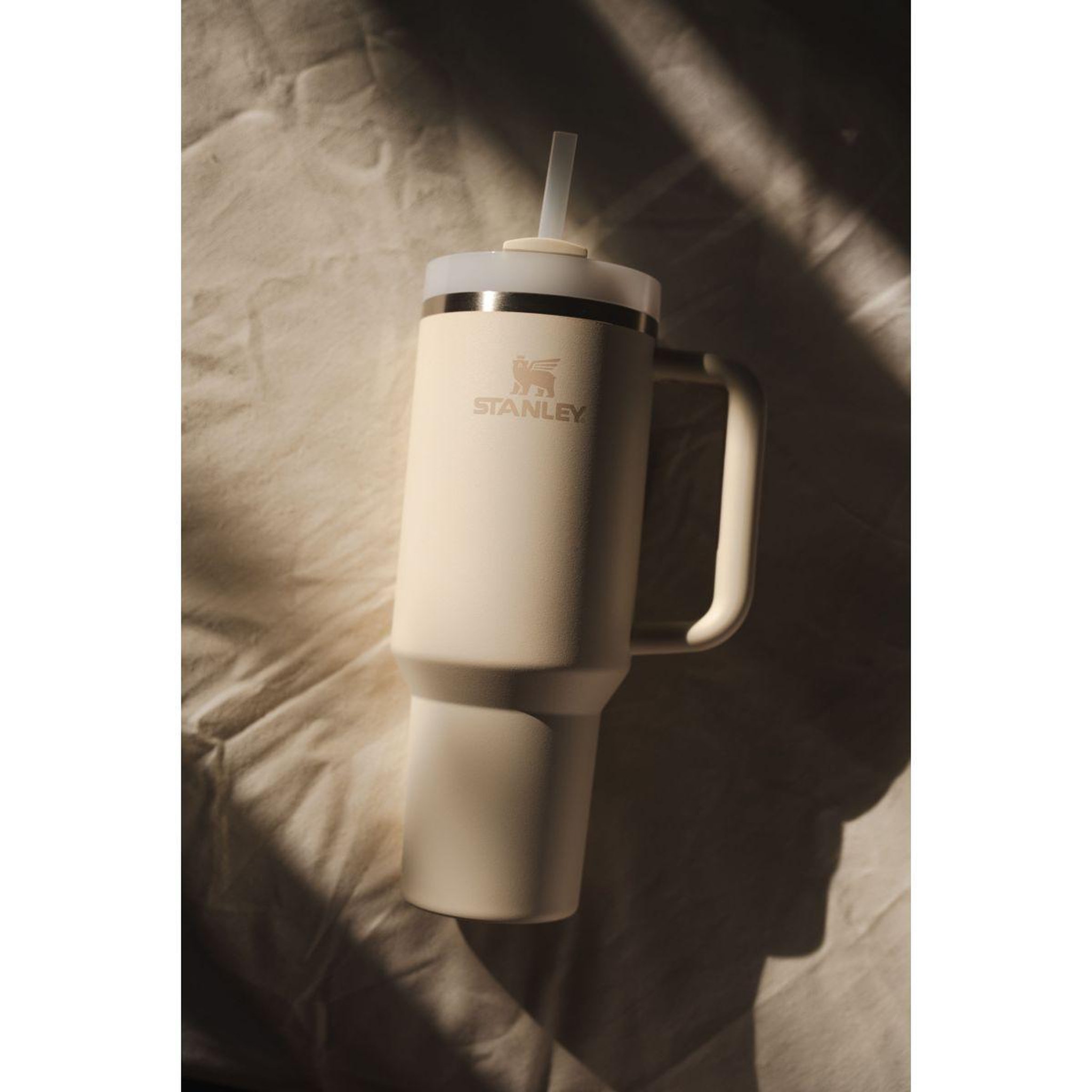 Voir la diapositive 4 : Stanley Mug isotherme The Quencher H2.0 FlowState 1.18L Cream