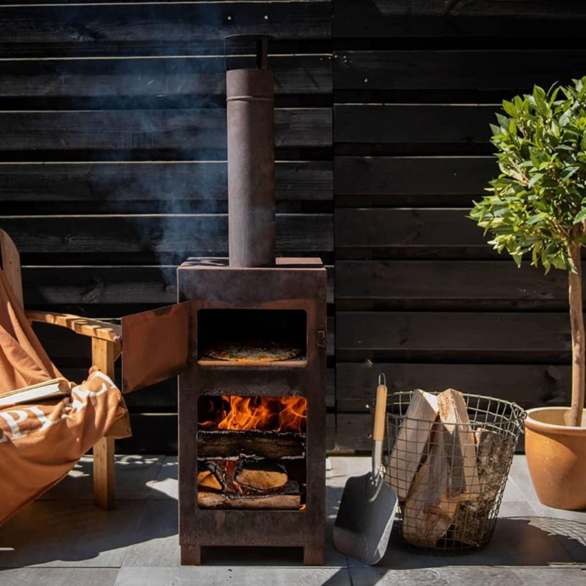 ESSCHERT DESIGN Esschert Design Poele de terrasse avec four a pizza Rouille