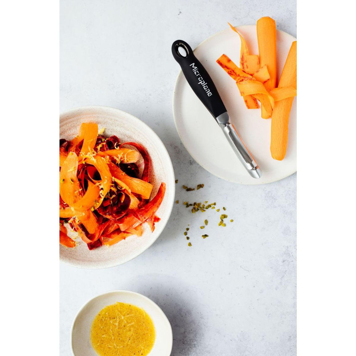 MICROPLANE Eplucheur à lame pivotante