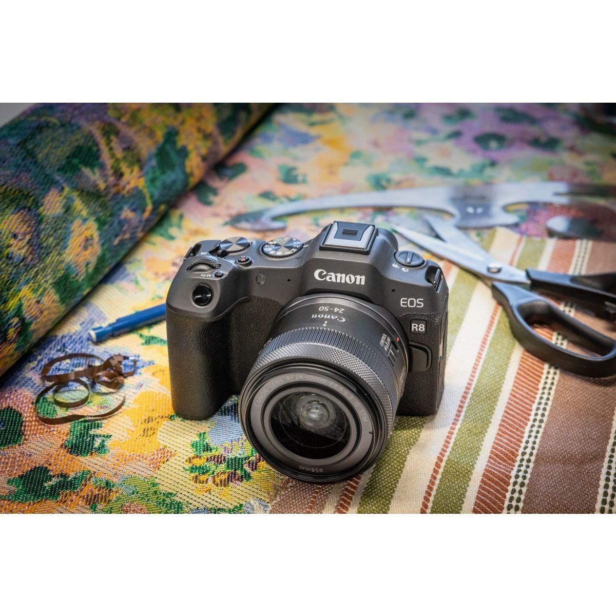 Canon Appareil photo Hybride EOS R8 + RF 24-50mm f/4.5-6.3 IS STM