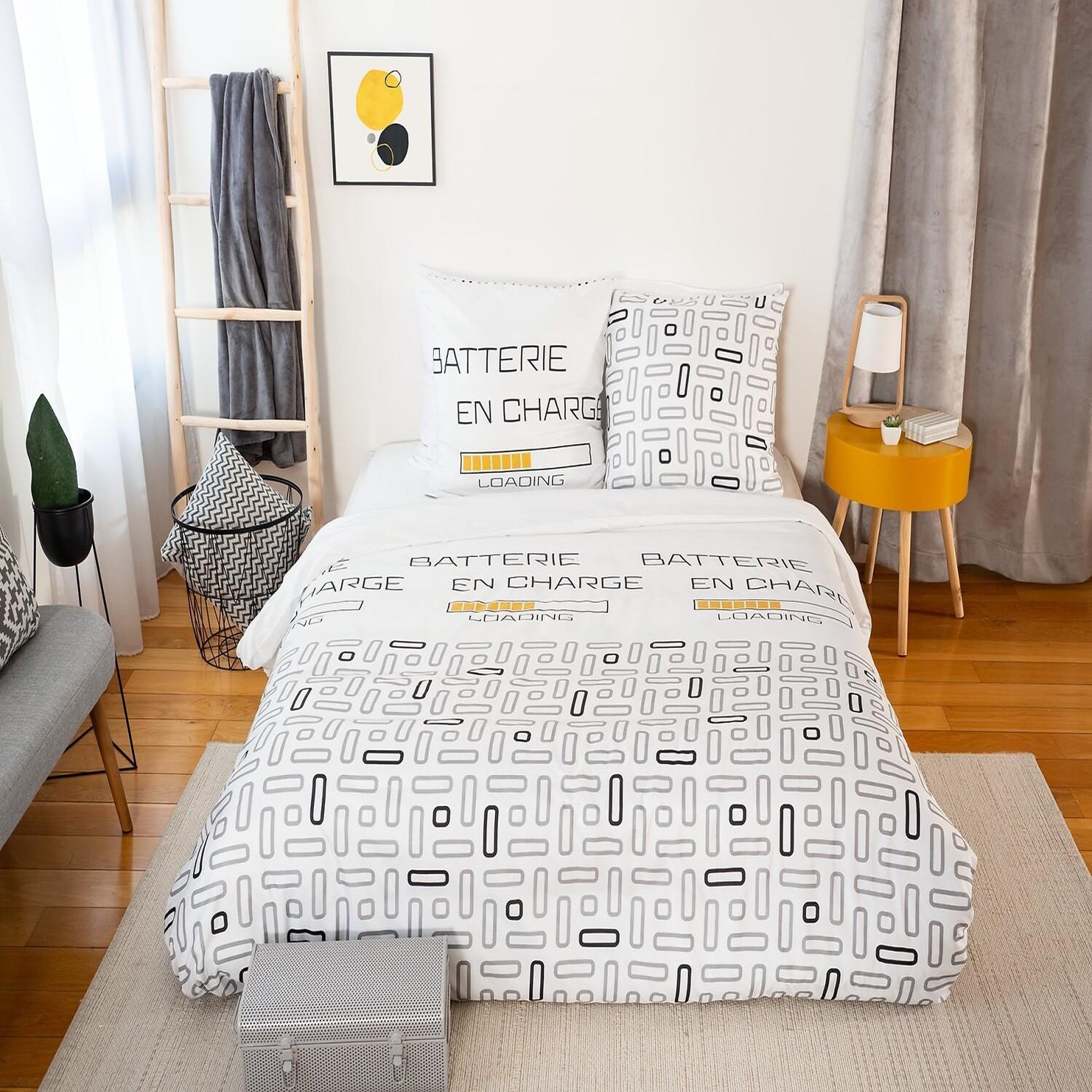 Home collection Parure housse de couette 100% microfibre 72gsm loading. Coloris disponibles : Noir