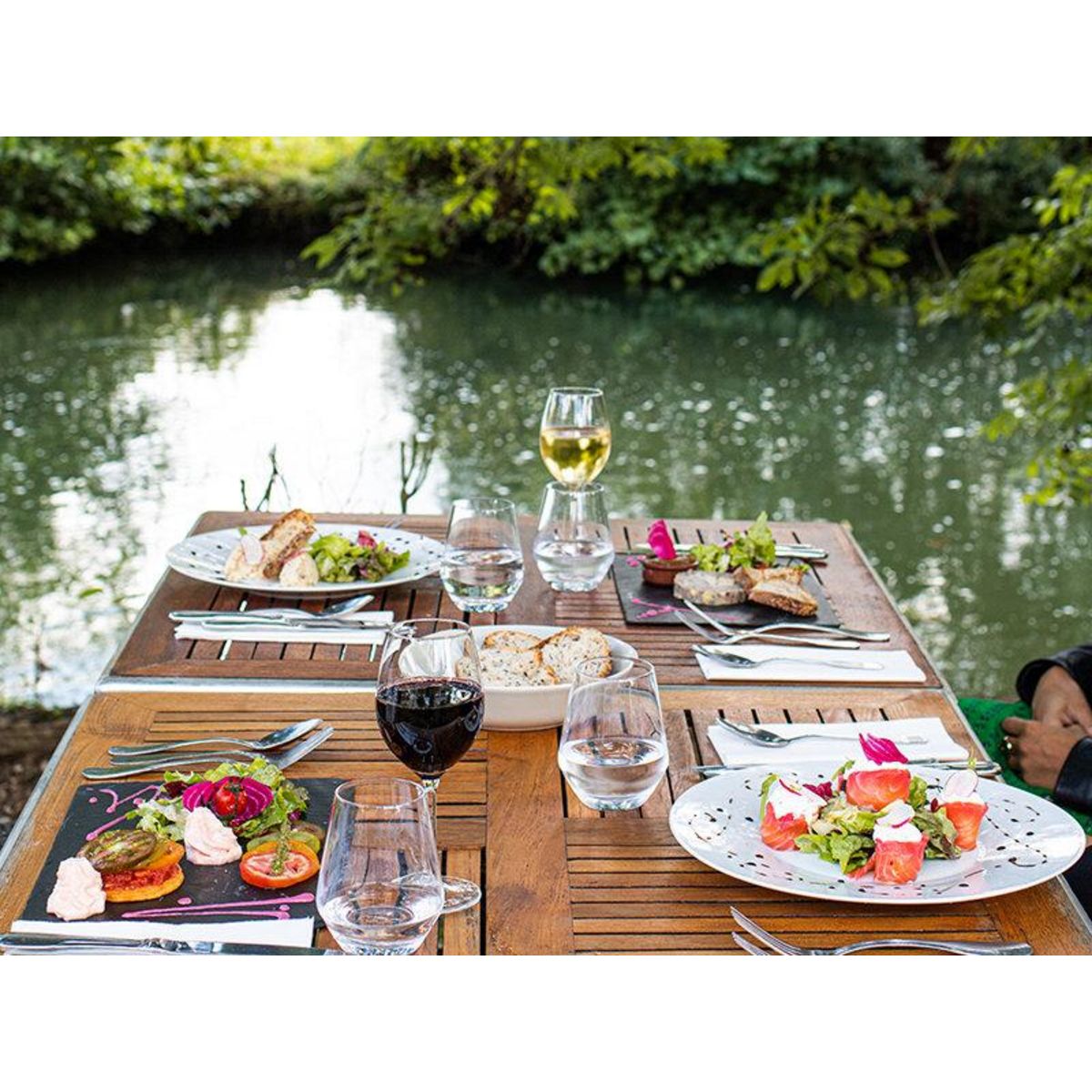 Smartbox Séjour de 2 jours en hôtel 4* en chambre Marc Lemoine avec dîner et spa près de Giverny - Coffret Cadeau Séjour