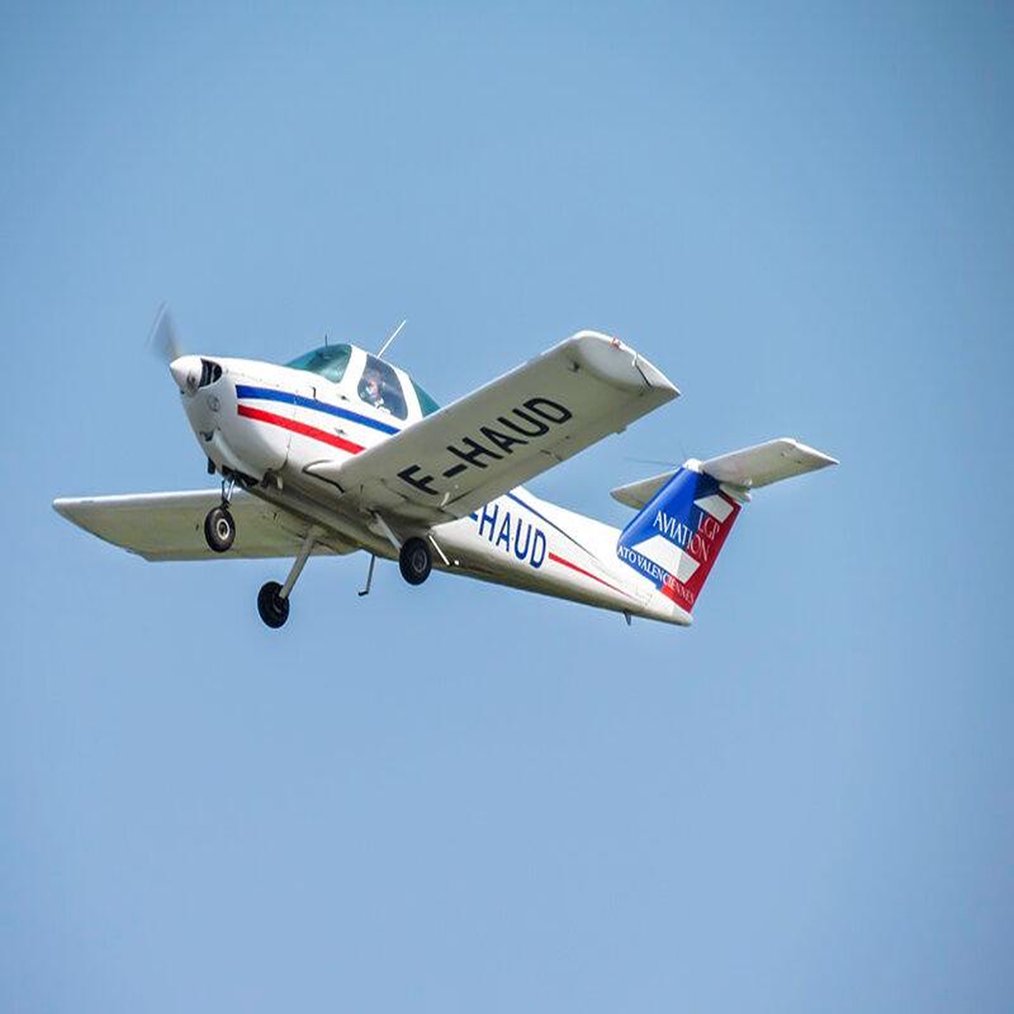 Voir la diapositive 2 : Smartbox Initiation au pilotage d'avion lors d'un vol de 35 min près de lille - coffret cadeau sport & aventure