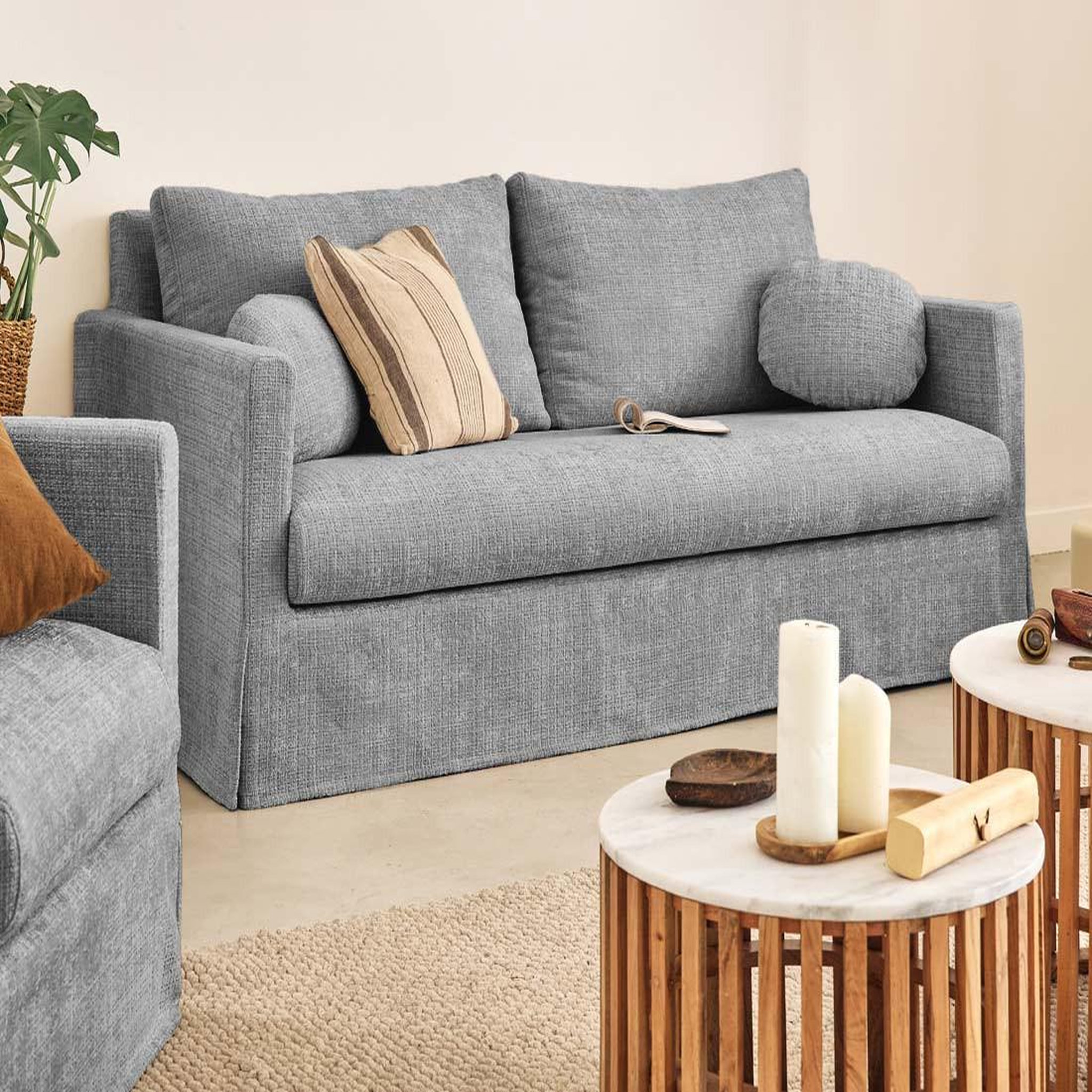 Voir la diapositive 2 : LISA DESIGN Serena - canapé droit déhoussable 3 places en velours texturé