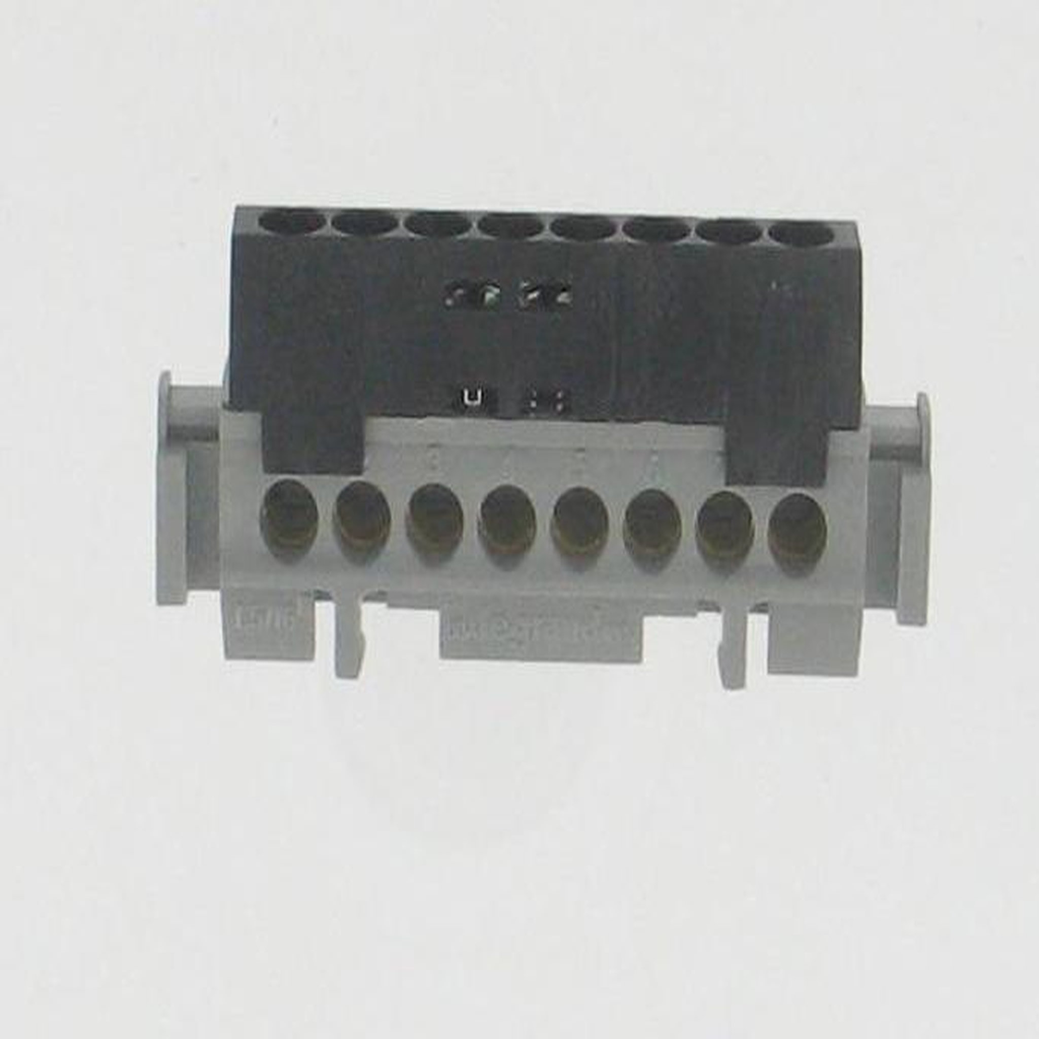 Legrand Bornier phase 8 connexions LEGRAND