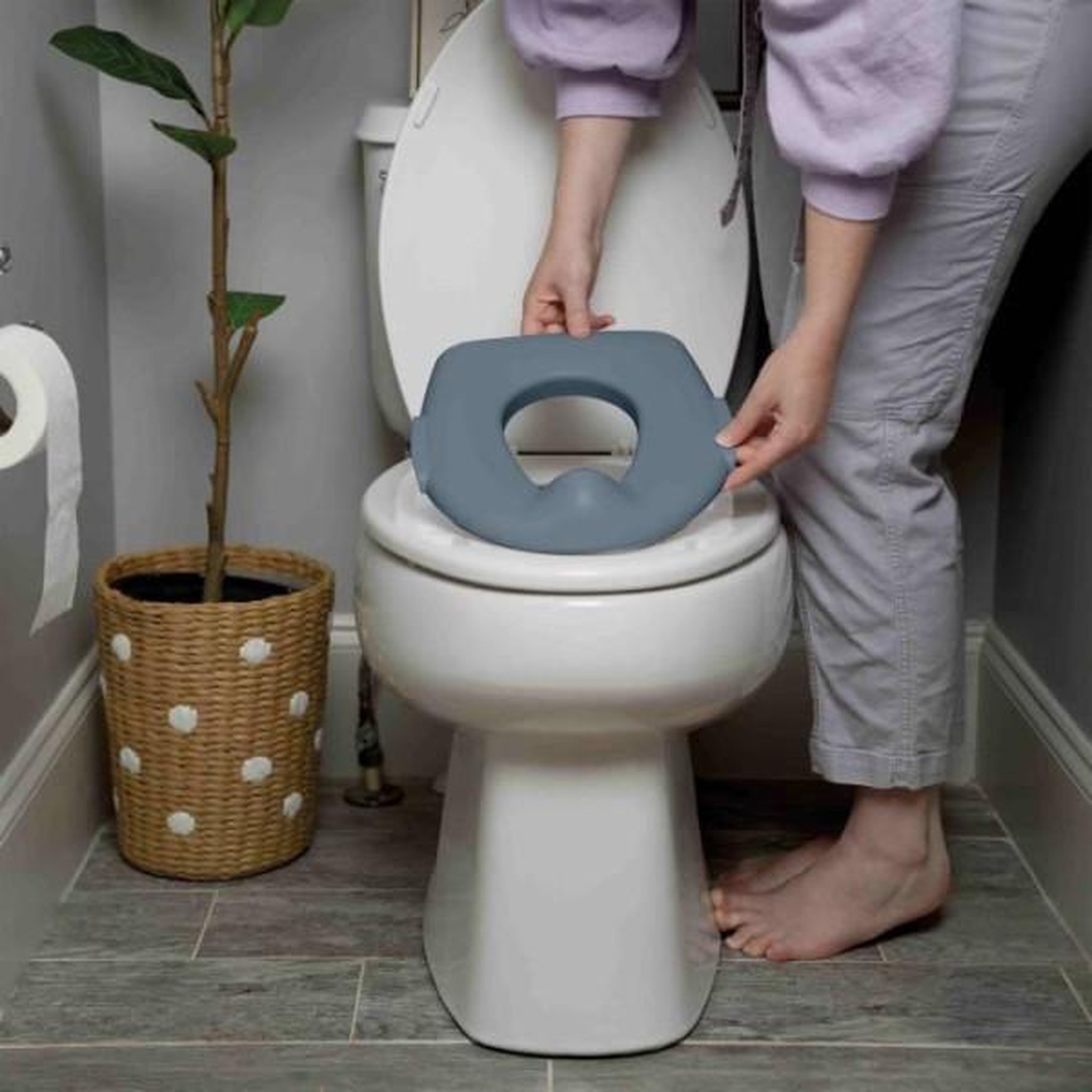 Voir la diapositive 6 : MARKET24 INGENUITY Mini Toilette enfant avec Réducteur de Toilette inclus, Chasse d'eau musicale et rangement lingette intégré Bleu