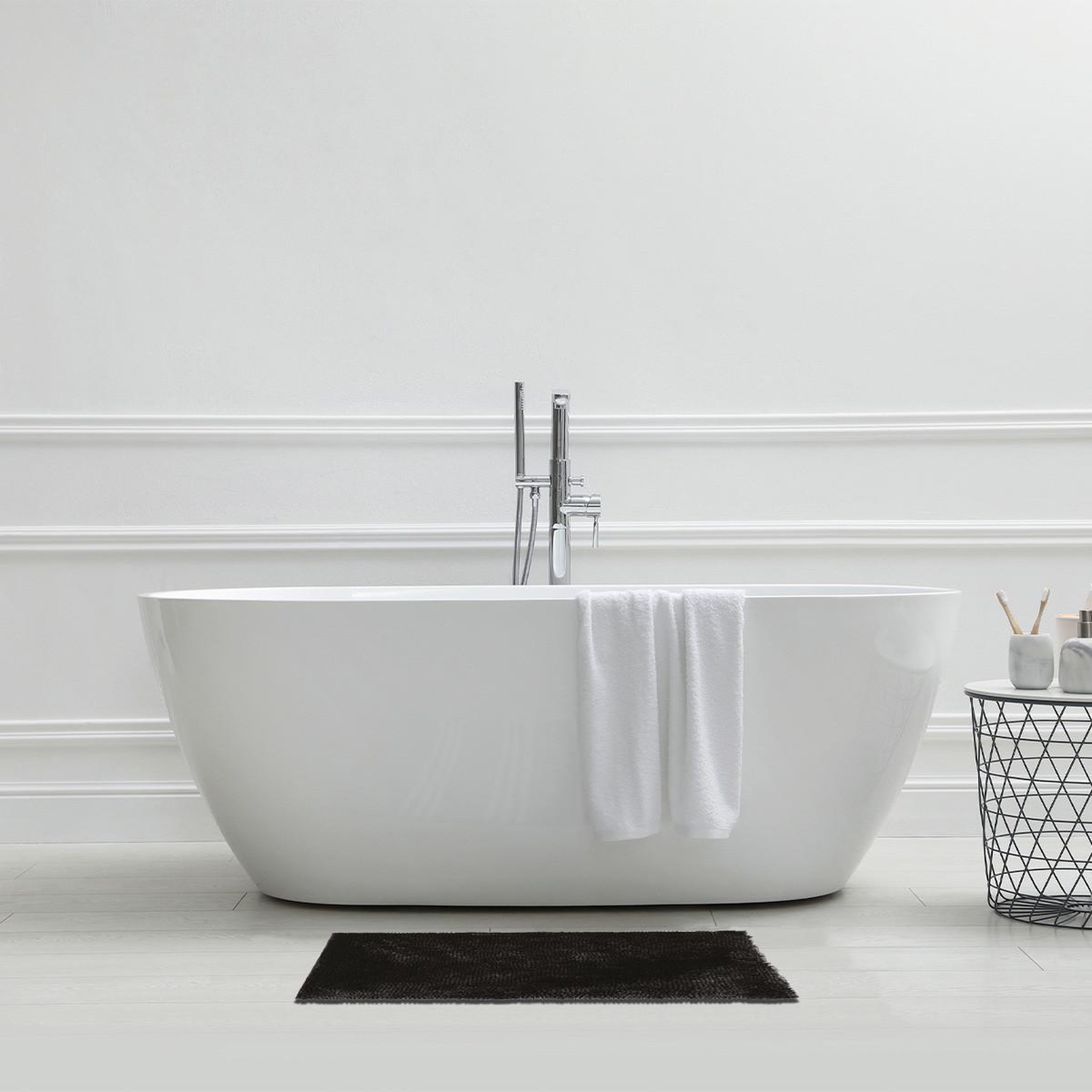 Voir la diapositive 2 : GUY LEVASSEUR Tapis de bain déco fil doré en polyester 50x80cm