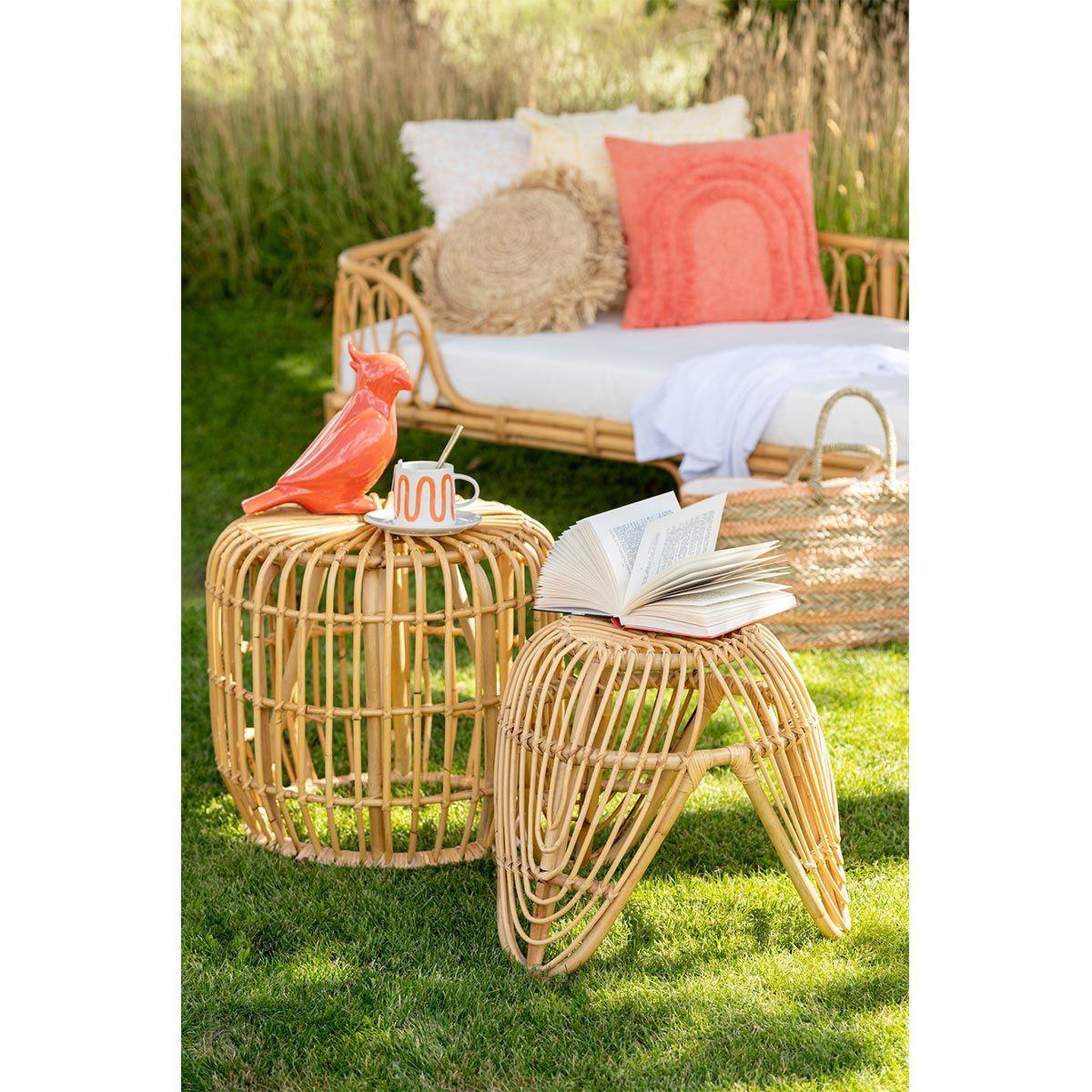 Voir la diapositive 5 : J-LINE Tabouret design en rotin  léa  44cm naturel