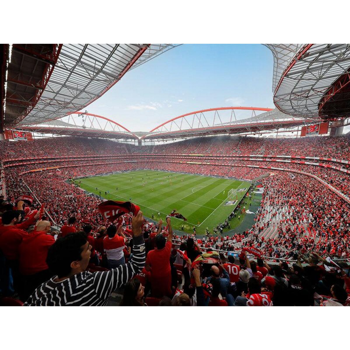 Smartbox Passion football : visite du stade de Luz du Benfica Lisbonne avec écharpe du club - Coffret Cadeau Sport & Aventure