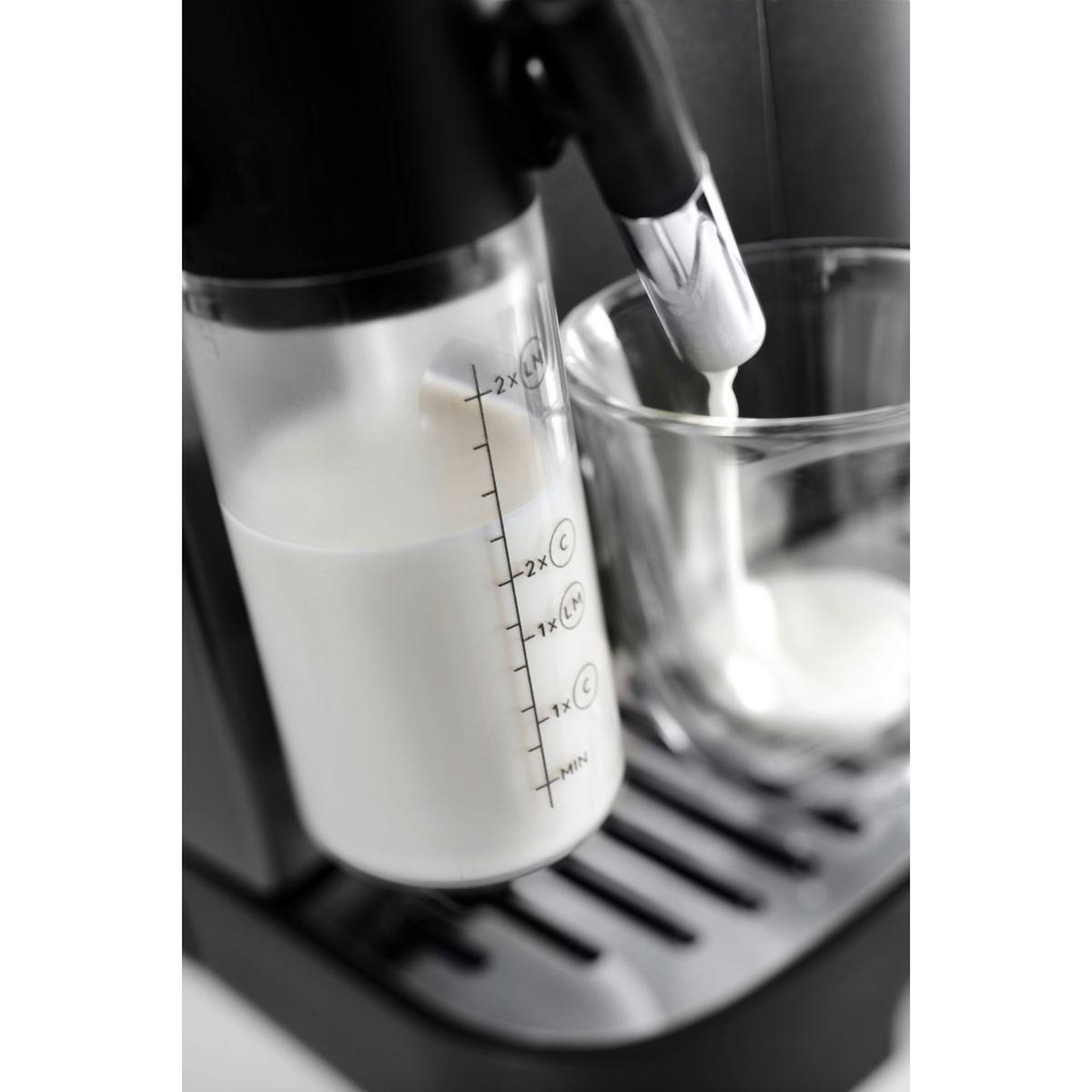 Voir la diapositive 4 : DELONGHI Expresso broyeur magnifica evo feb2981.tb titanium