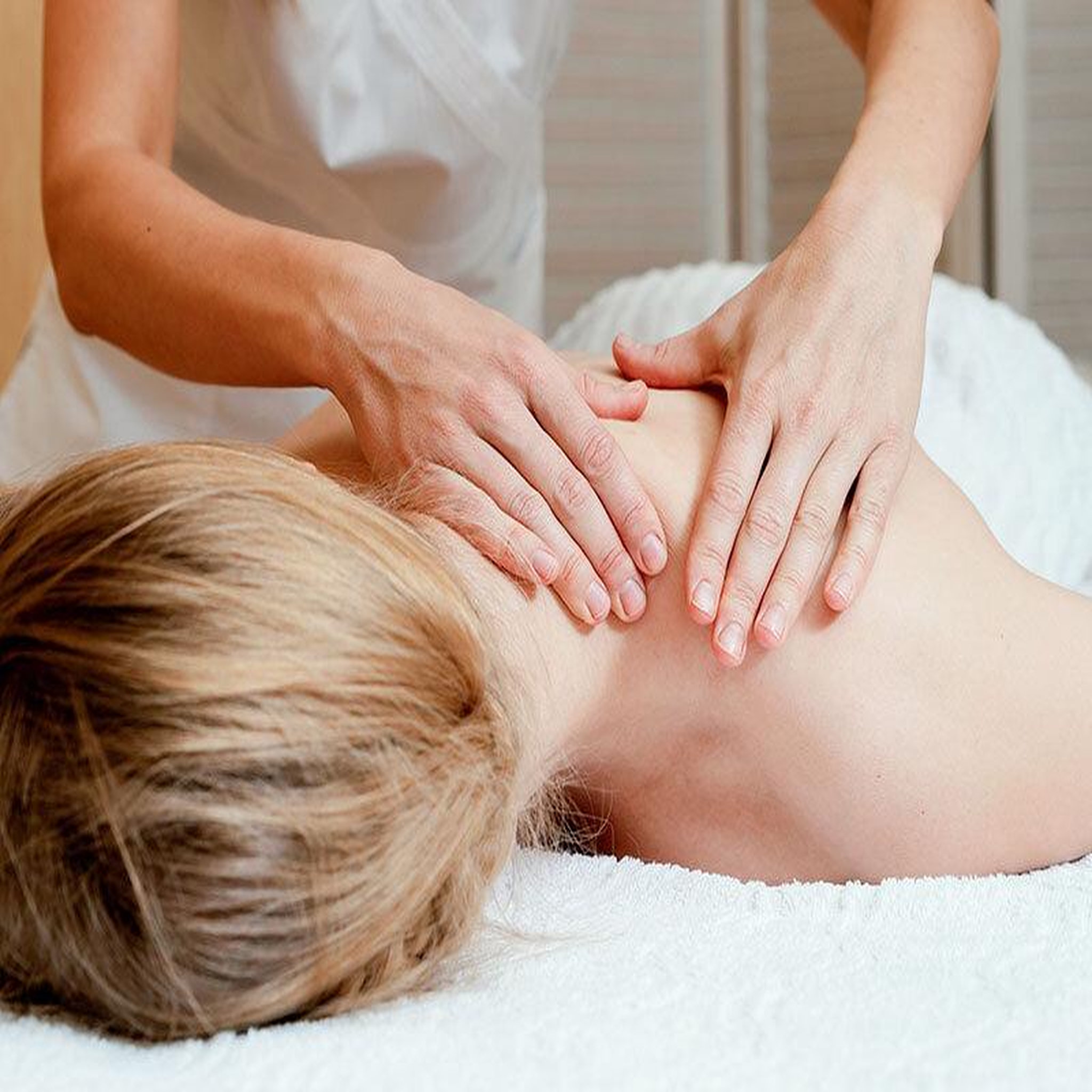 Voir la diapositive 5 : Smartbox 2 jours avec accès libre au spa près du cirque de gavarnie - coffret cadeau séjour