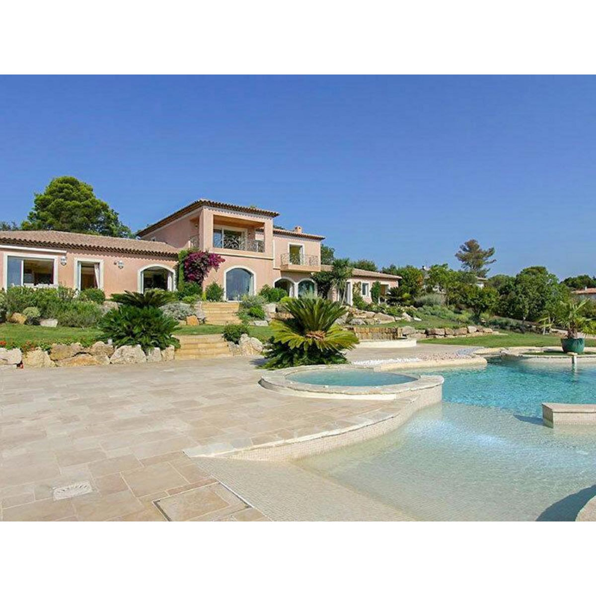 Smartbox 2 jours en suite dans une villa avec vin et accès à l'espace détente sur la Côte d'Azur - Coffret Cadeau Séjour