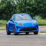 Voir la diapositive 2 : Smartbox Stage de pilotage : 3 tours sur le circuit de Nogaro en Alpine A110 S - Coffret Cadeau Sport & Aventure