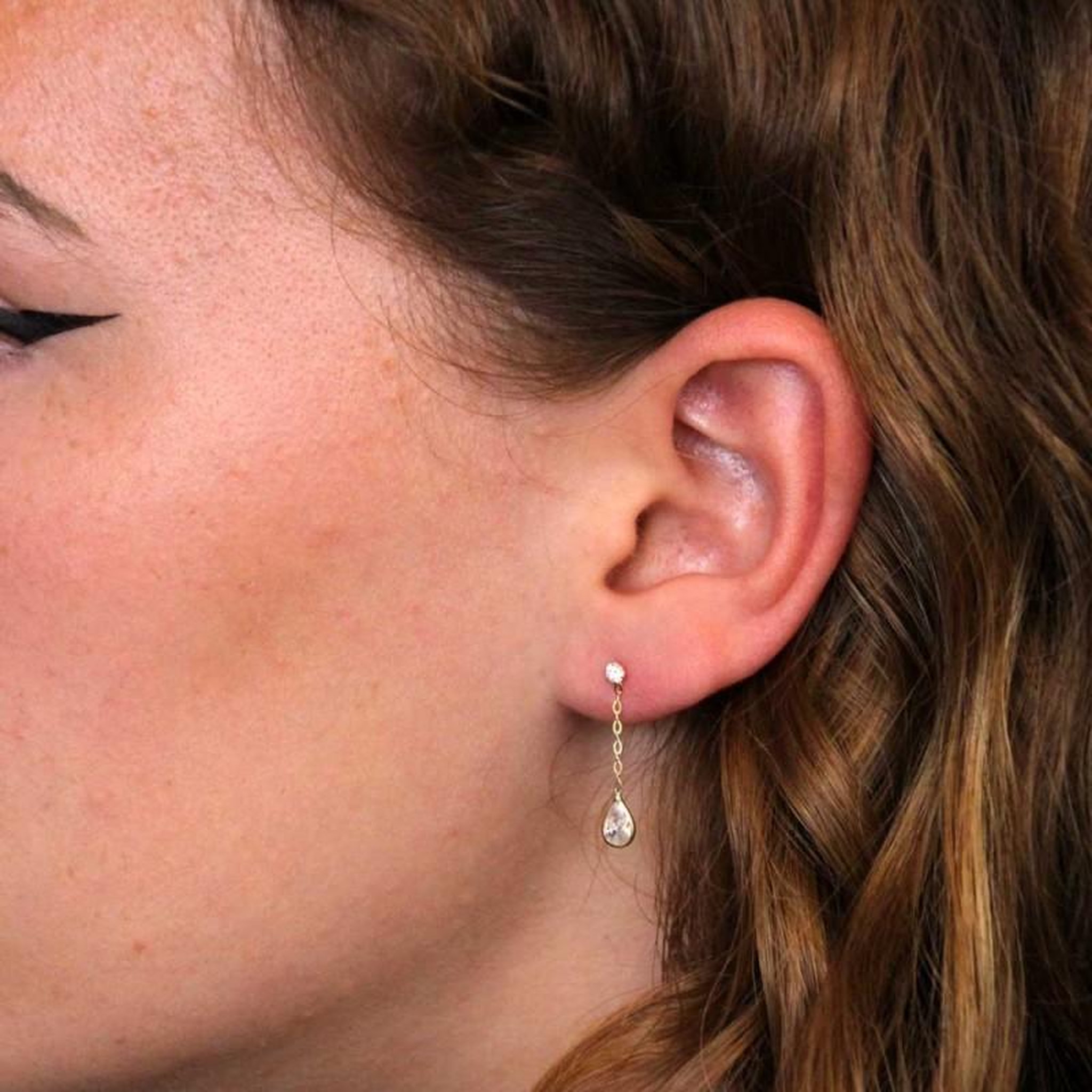 Voir la diapositive 3 : L'ATELIER D'AZUR Boucles d'Oreilles Or Jaune et Zirconium - Pendantes - Femme ou Enfant