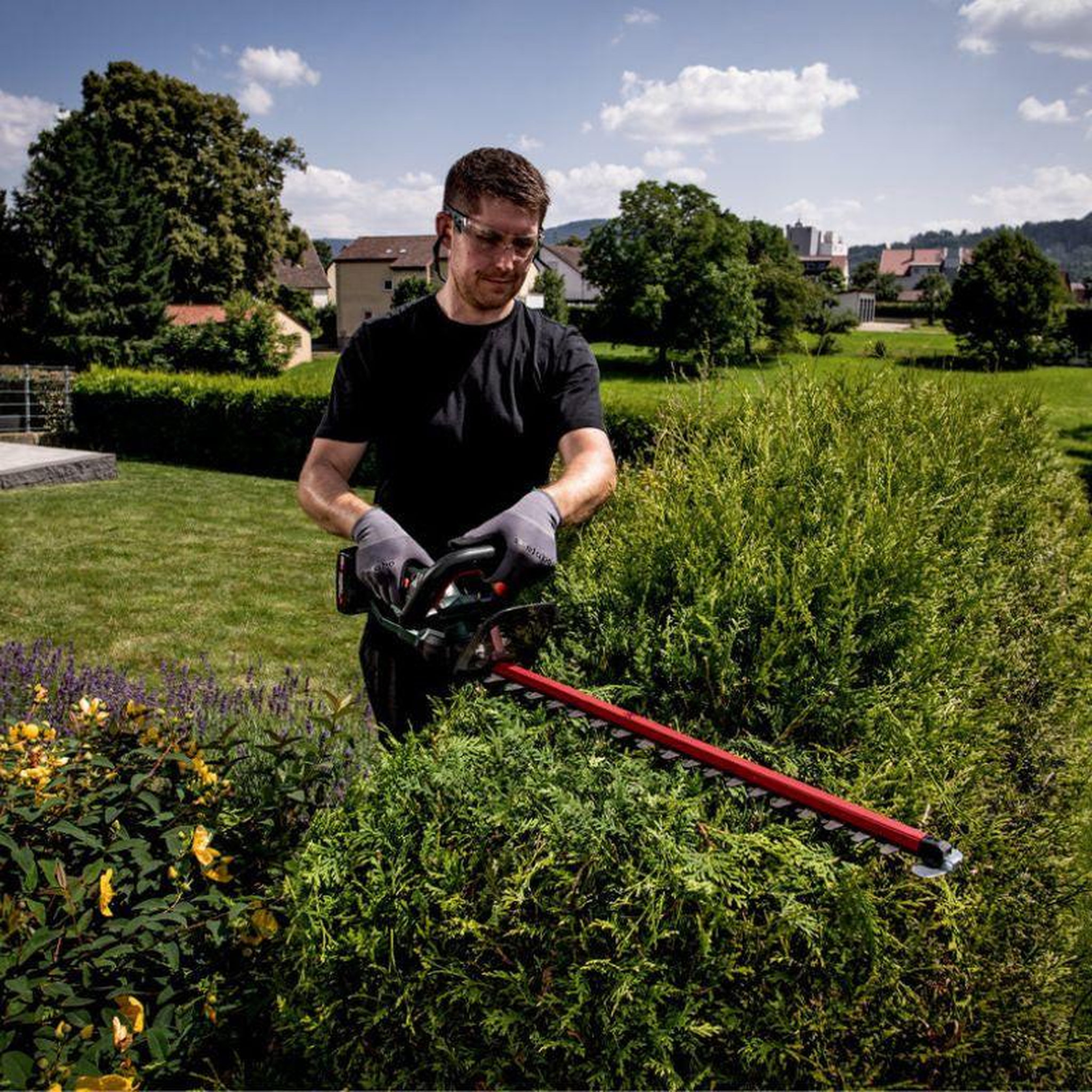 Voir la diapositive 4 : METABO SAS Taille-haies 18 V sans fil HS 18 LTX 55 Pick+Mix - sans batterie ni chargeur