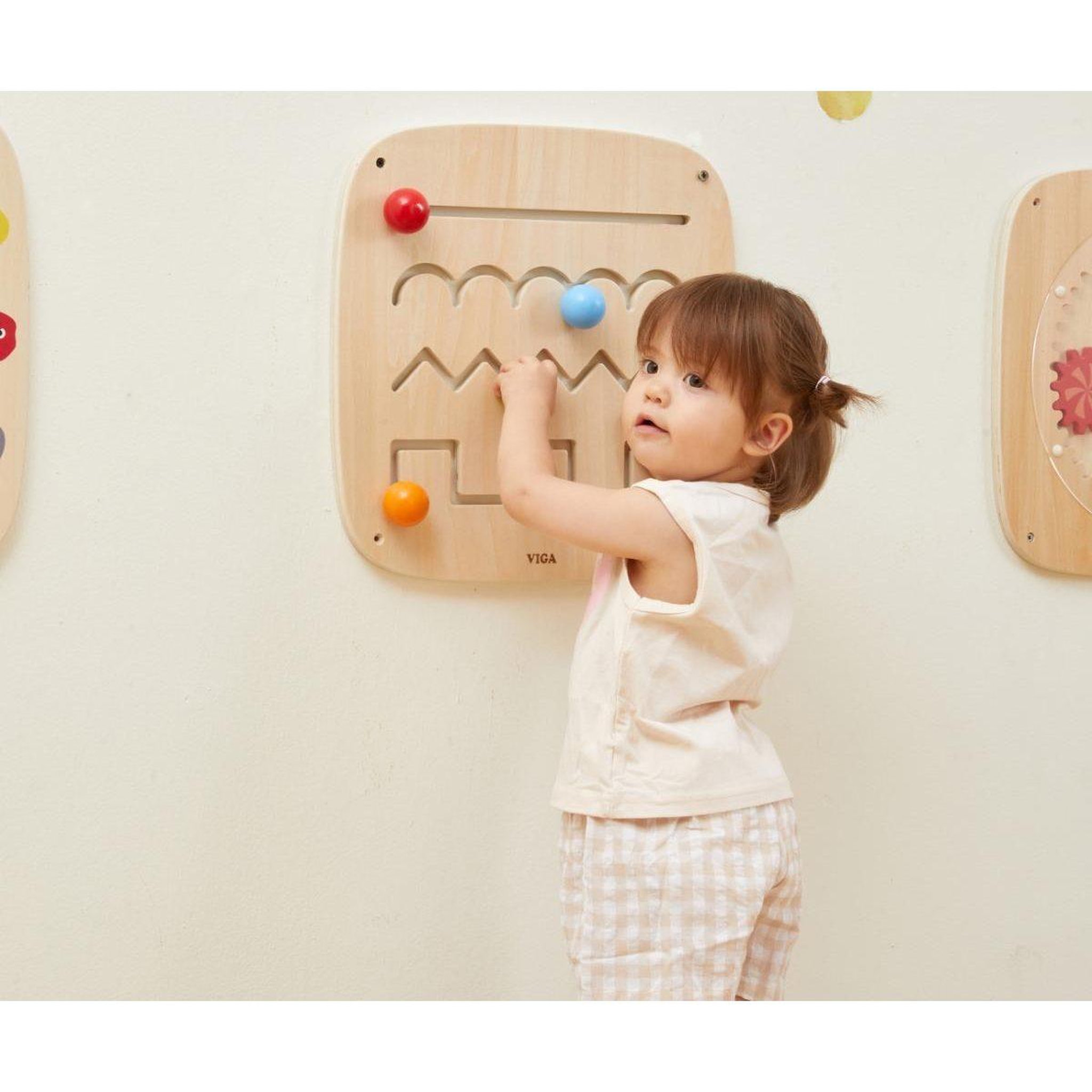 Voir la diapositive 2 : VIGA Panneau d'activité mural  44807fsc - traçage de motifs