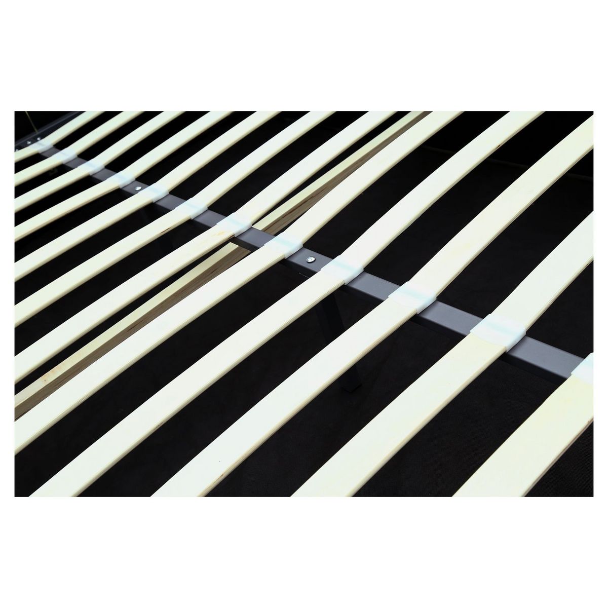 Lit coffre avec sommier relevable et tête de lit capitonnée en tissu gris clair 140x190 cm JOHN