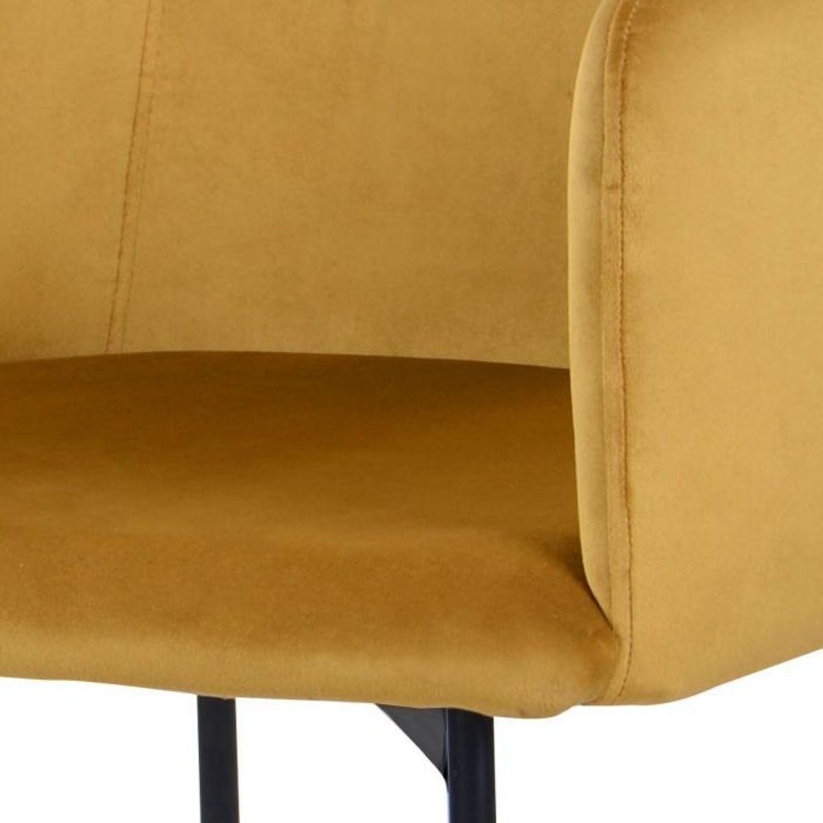 Rendez vous déco Fauteuil jaune moutarde en velours et pieds en métal noir - Glam