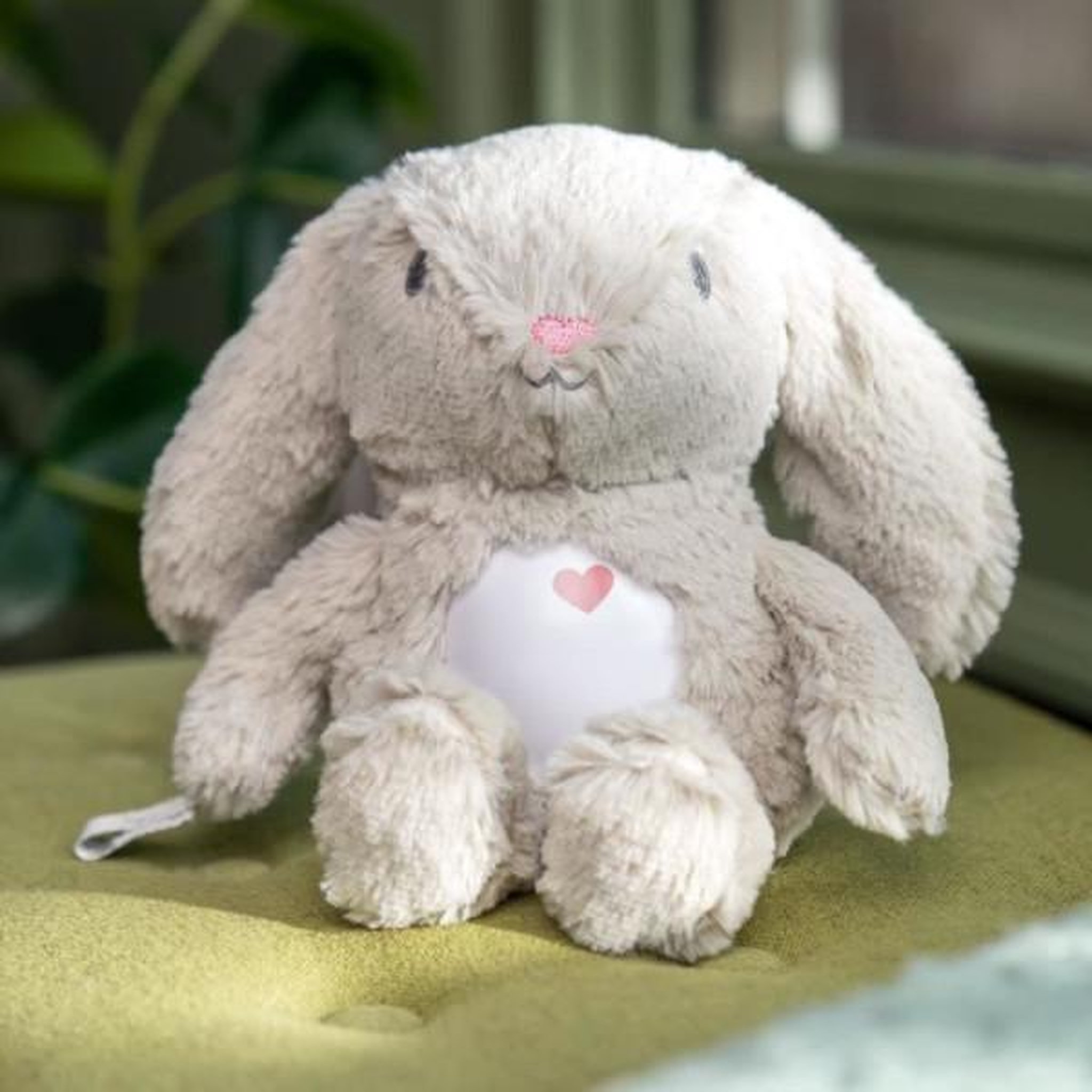 Voir la diapositive 4 : MARKET24 INGENUITY Veilleuse bébé, Doudou lapin, peluche Sylvie, réponds au pleurs de bébé, musicale, lumineuse, bruits blanc, et at