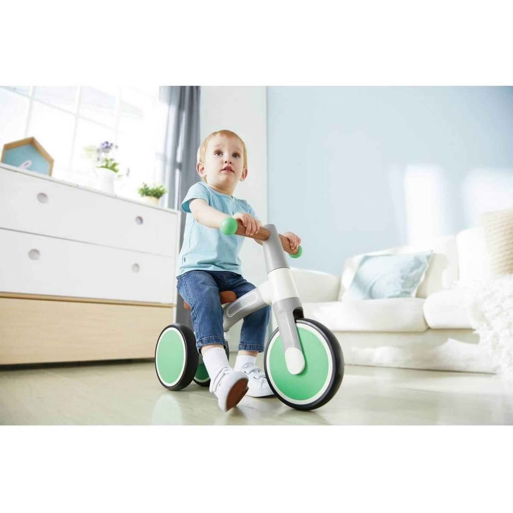 Voir la diapositive 6 : Hape Premier tricycle pastel vert