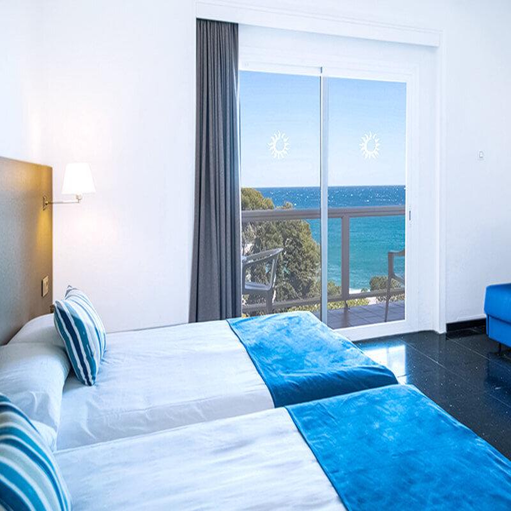 Voir la diapositive 3 : Smartbox Séjour en espagne : 2 nuits en hôtel ou en maison d'hôtes - coffret cadeau séjour