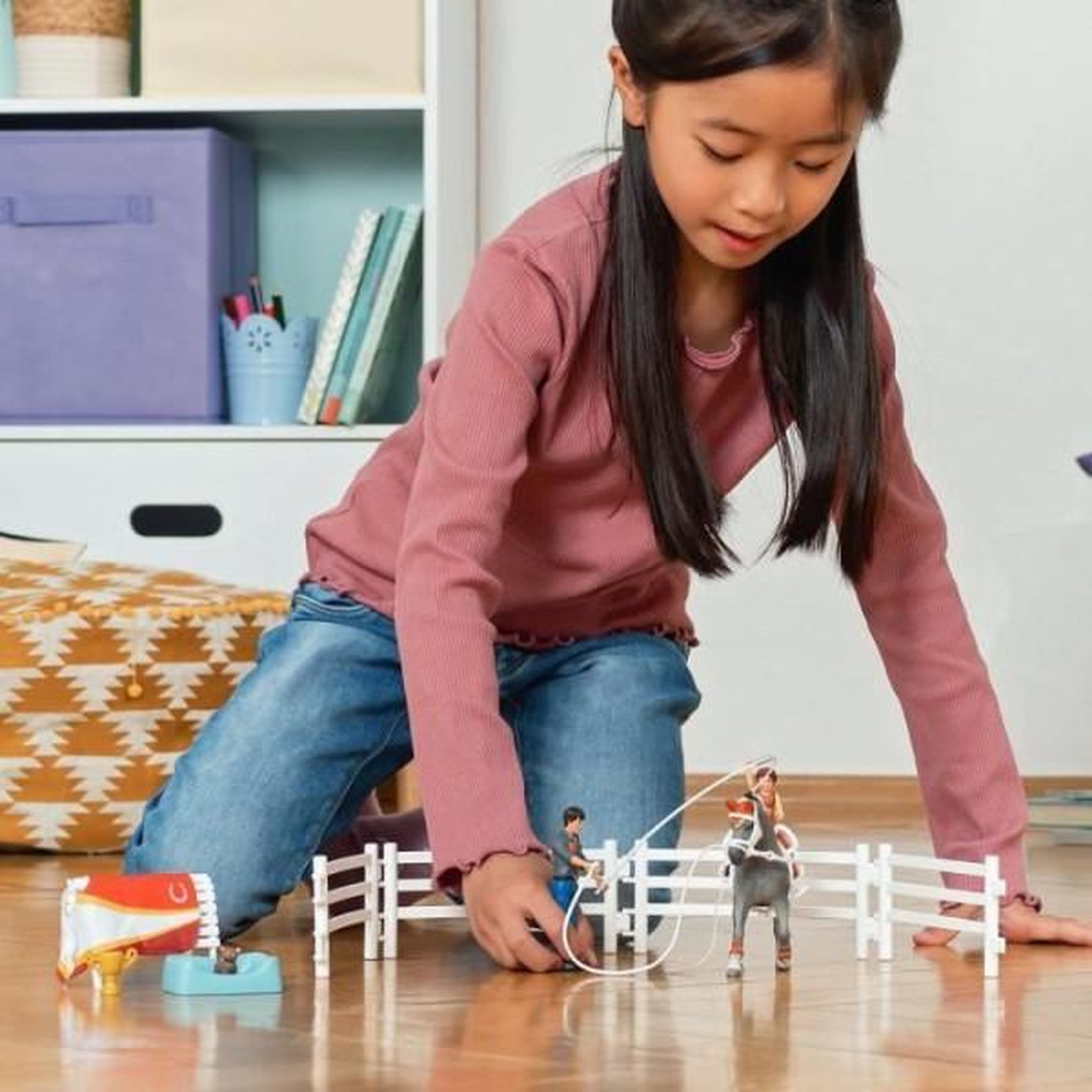 Voir la diapositive 3 : Schleich Coffret d'entraînement a la voltige de Mia, coffret schleich avec 18 éléments inclus dont 1 cheval schleich et 2 personnages,