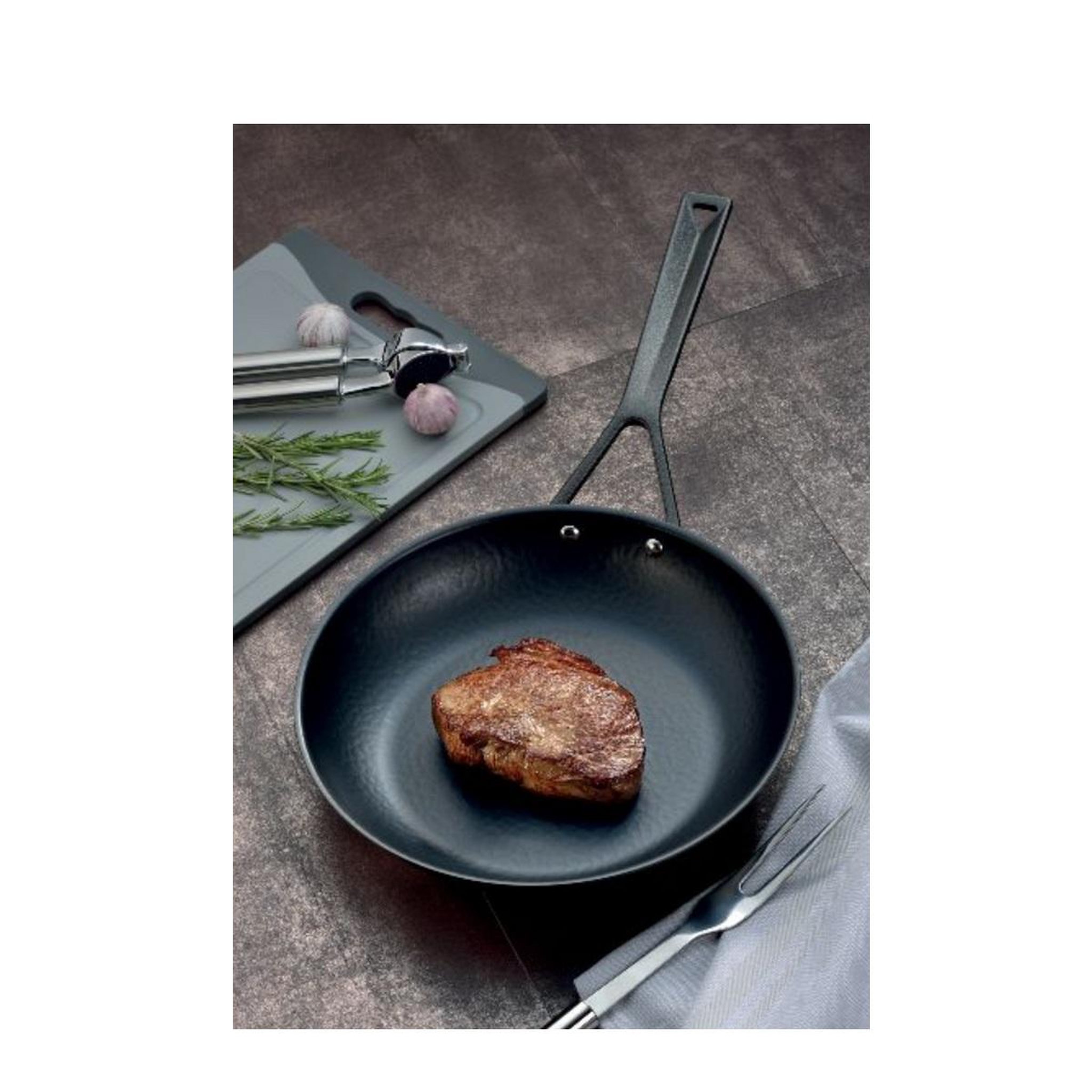 Voir la diapositive 3 : Kela line Poêle en fer  20cm noir - 12600