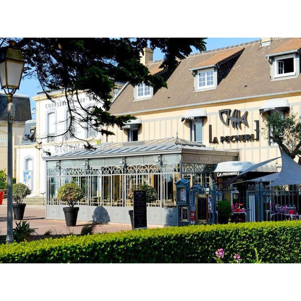 Smartbox 2 jours romantiques avec dîner dans un hôtel en bord de mer près de Caen - Coffret Cadeau Séjour