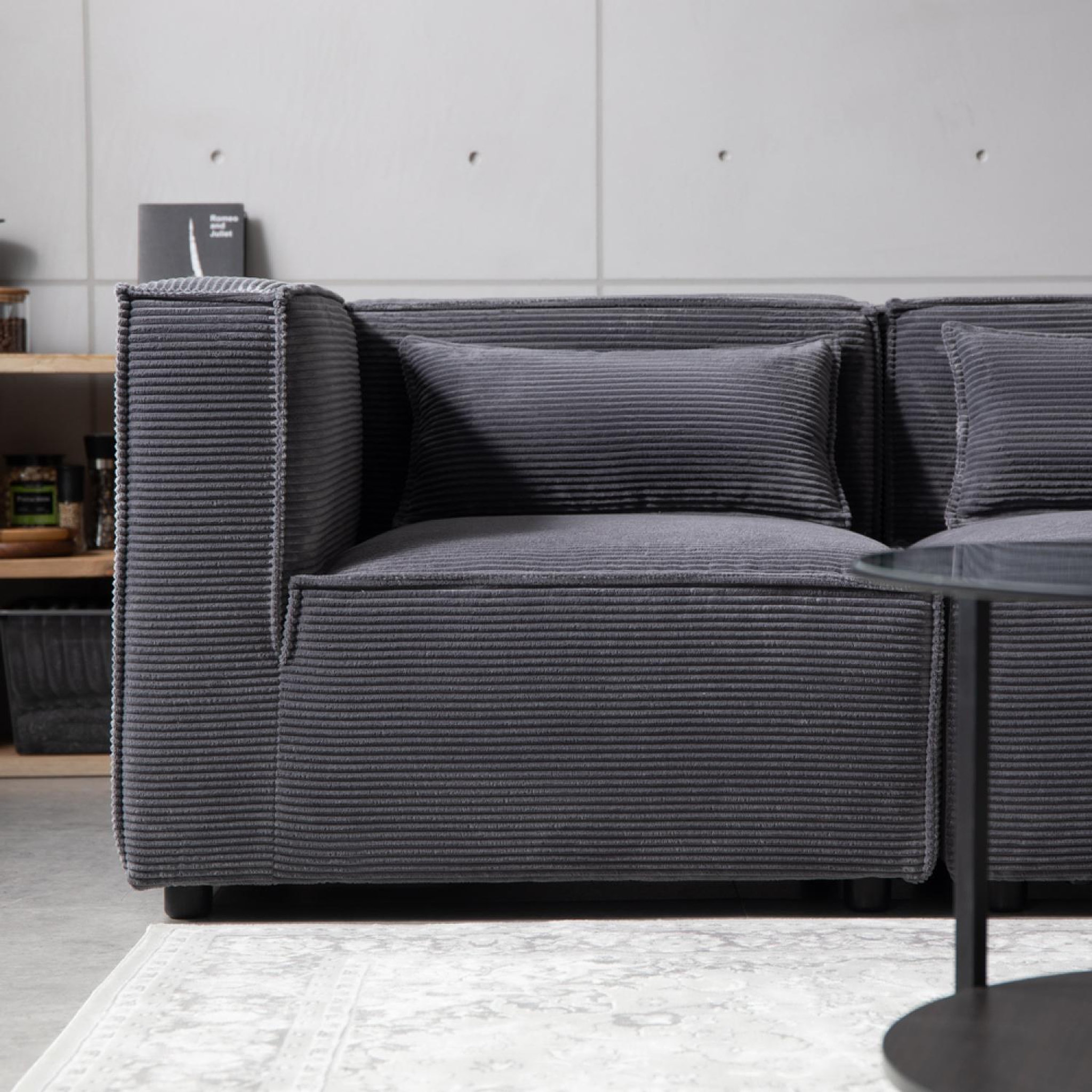 Voir la diapositive 6 : CONCEPT USINE Canapé 3 places modulable velours côtelé gris avec pouf modular