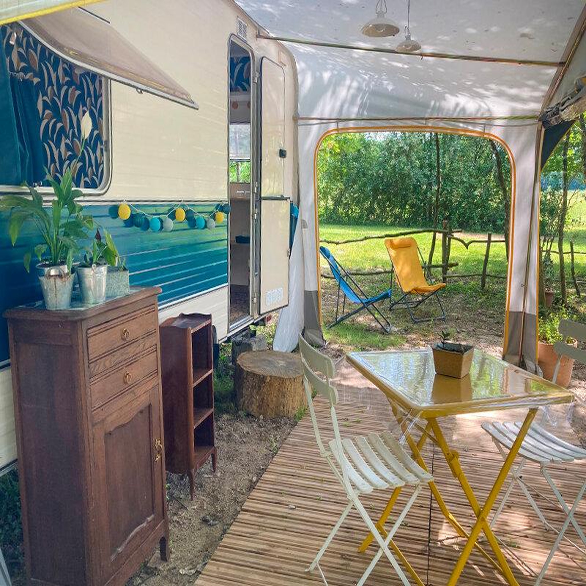 Voir la diapositive 4 : Smartbox Séjour au calme en caravane près de Mont-de-Marsan - Coffret Cadeau Séjour