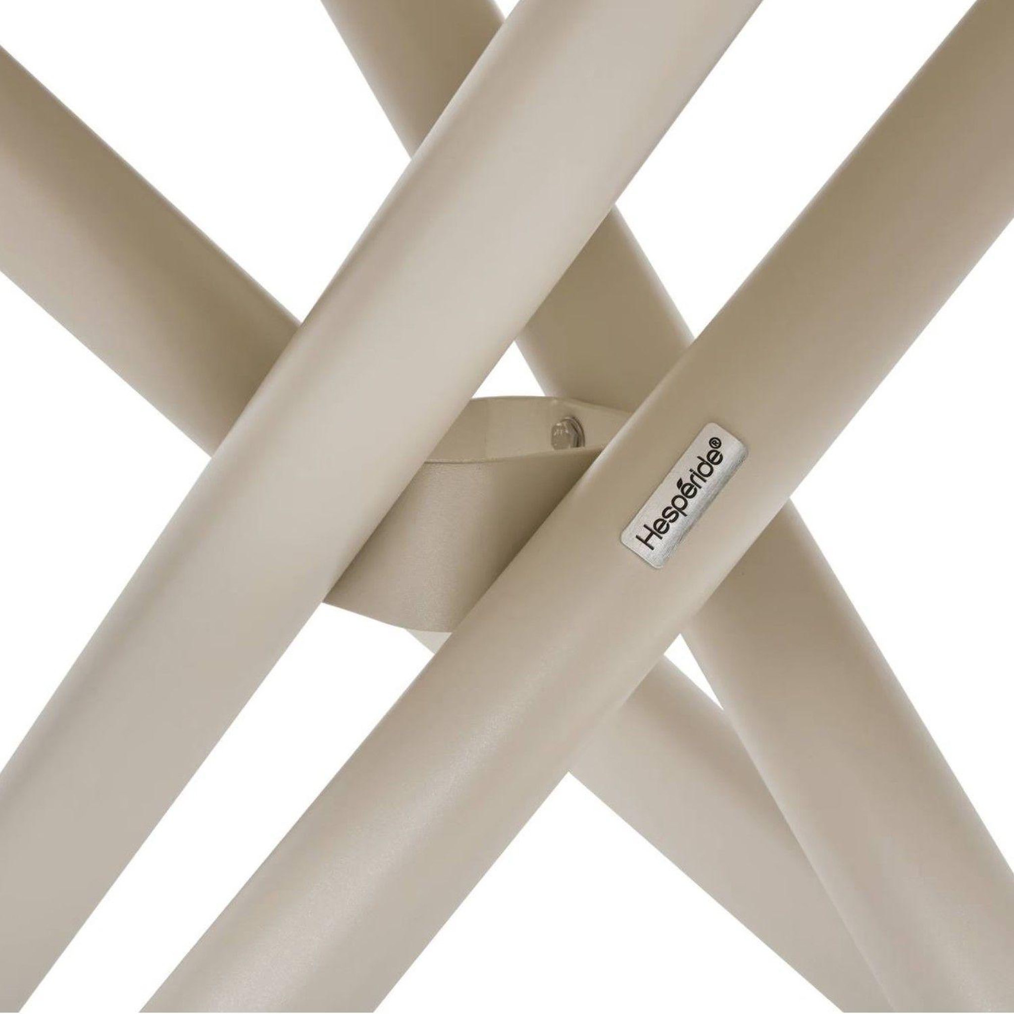Voir la diapositive 5 : HESPERIDE Table de jardin ronde en aluminium 4 places NEBULLIA