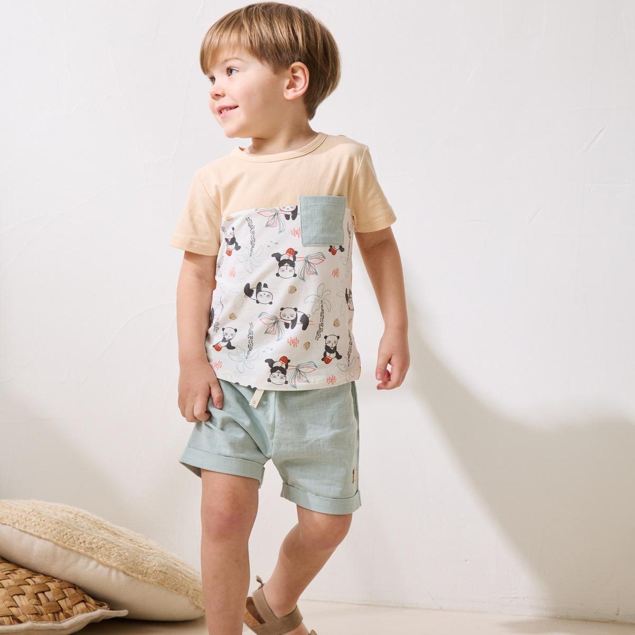 Voir la diapositive 5 : Petit Béguin Ensemble enfant t-shirt et short bento