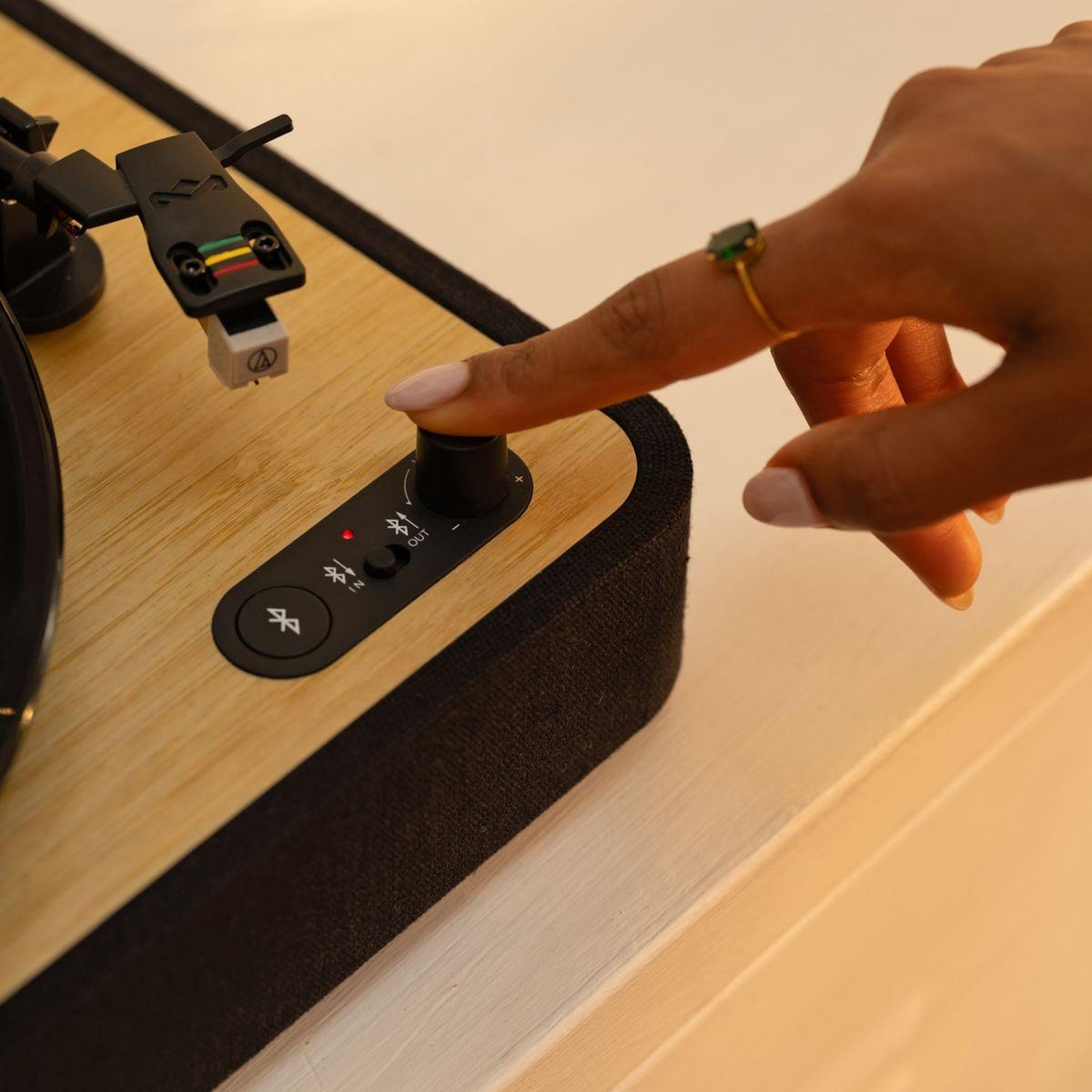 Voir la diapositive 4 : MARLEY Platine vinyle Revolution