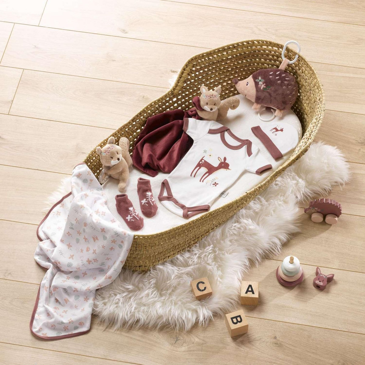 BEBE DOUCEUR Coffret de naissance avec body, bonnet et chaussettes