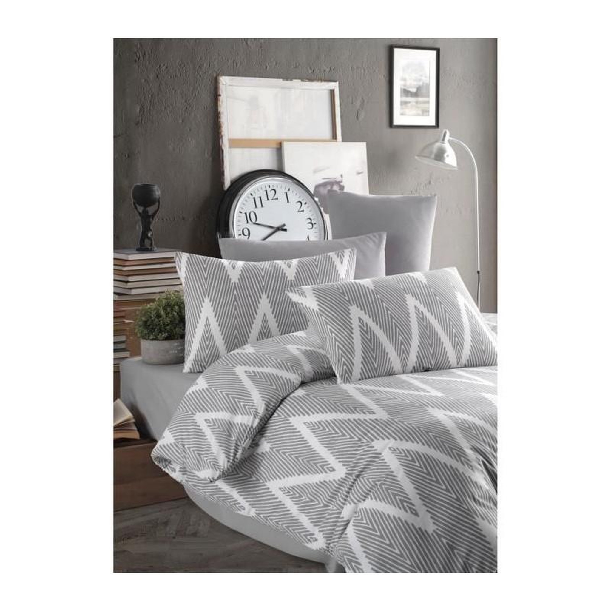Voir la diapositive 5 : GENERIQUE Parure de lit - 1 housse de couette 220 x 240 cm + 2 taies d'oreiller 60 x 60 cm - 65% coton, 35% polyester - Gris