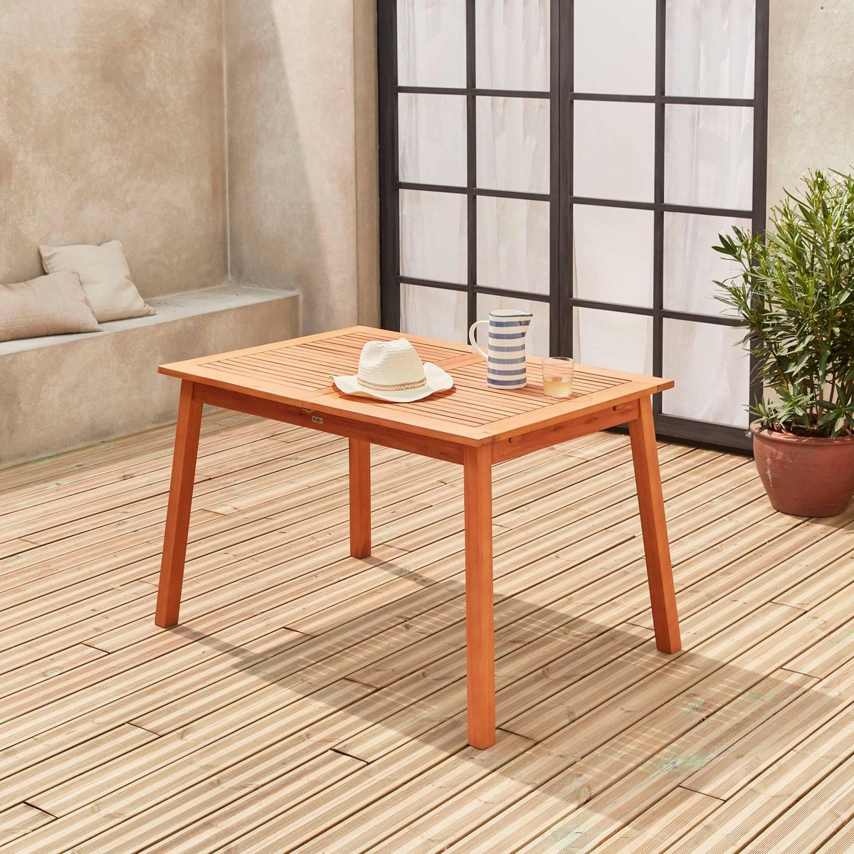 SWEEEK Table de jardin en bois 120-180cm - Almeria - Table rectangulaire avec allonge eucalyptus Intérieur / Extérieur