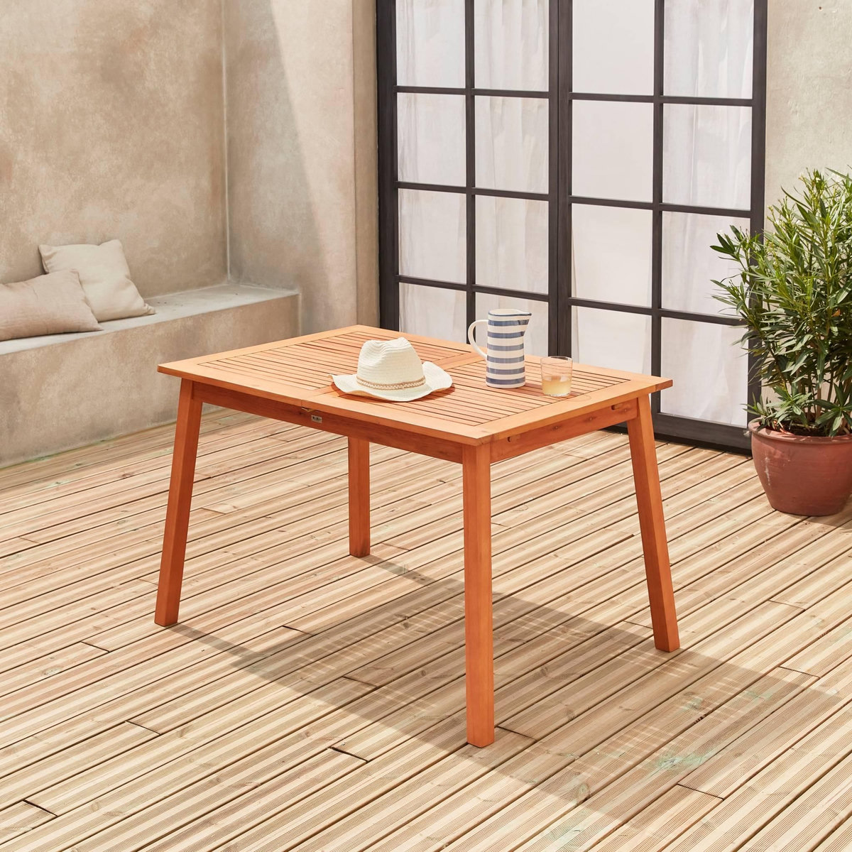 SWEEEK Table de jardin en bois 120-180cm - Almeria - Table rectangulaire avec allonge eucalyptus Intérieur / Extérieur