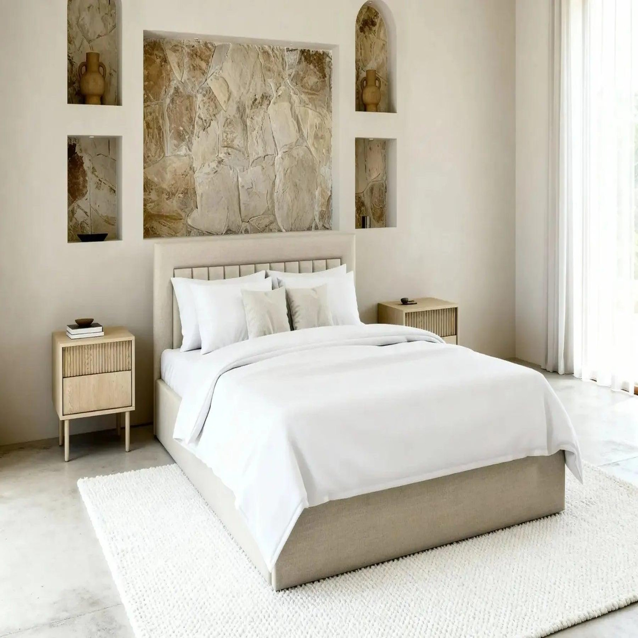 Voir la diapositive 2 : CASANOVA PARIS Camille - lit coffre tissu velours
