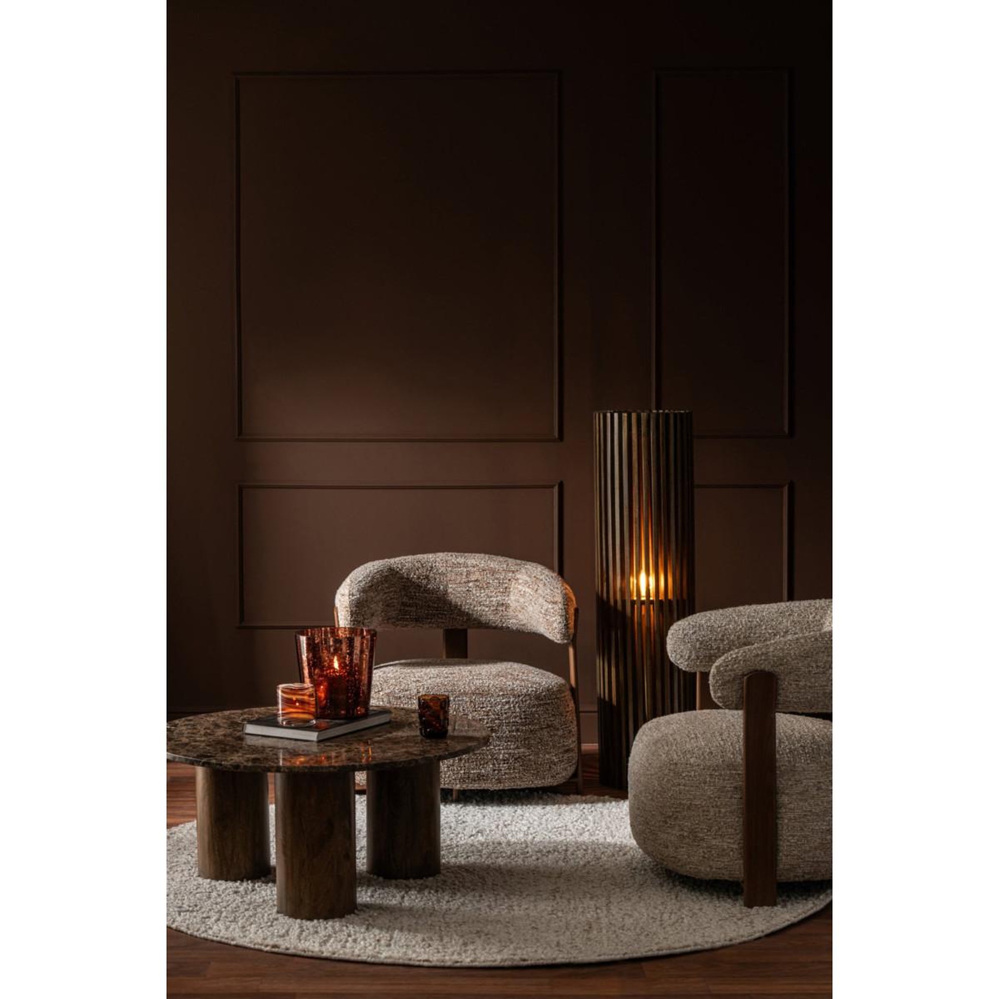 Voir la diapositive 6 : J-LINE Lampadaire en bois  linea  122cm marron foncé