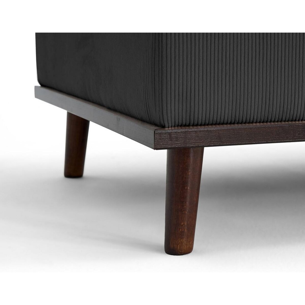 LISA DESIGN Albane - pouf en velours côtelé pieds bois foncé