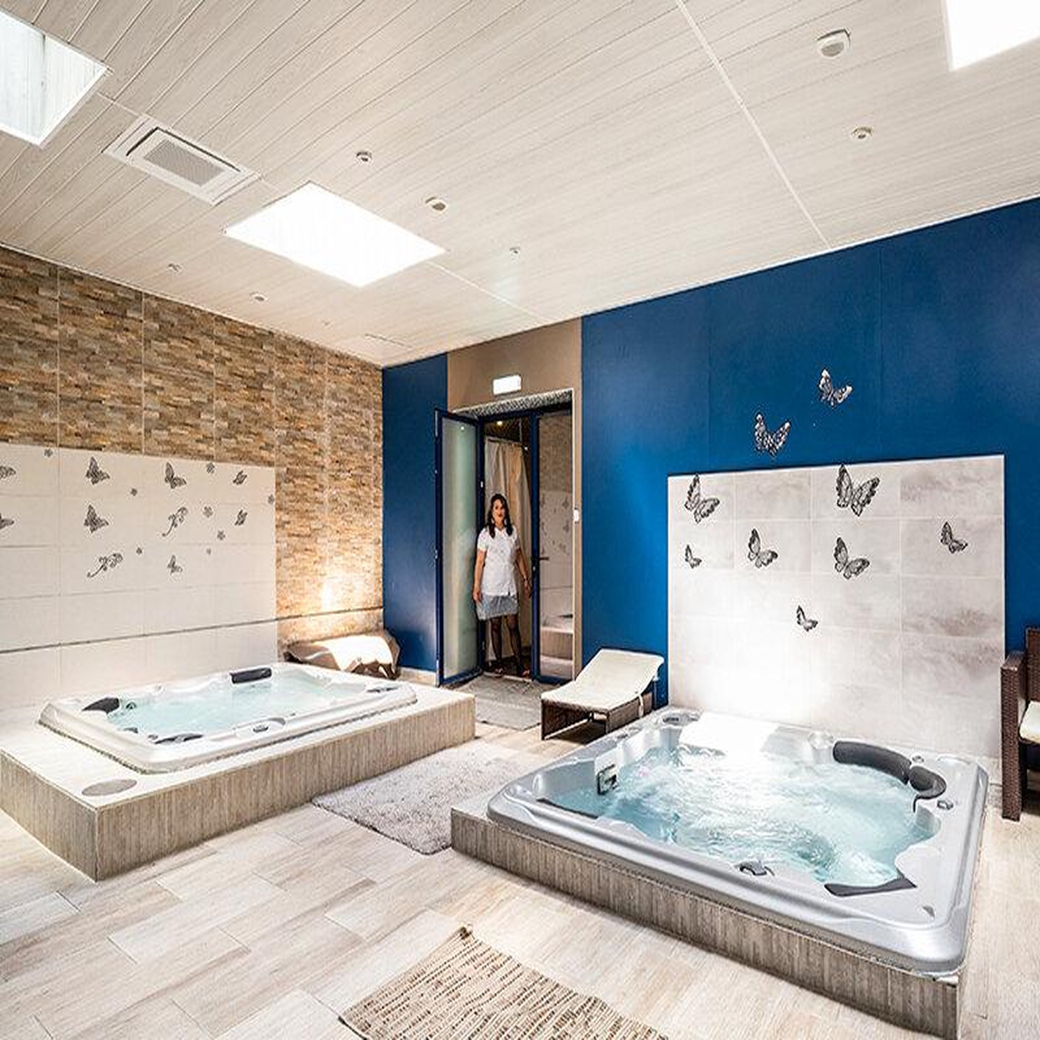 Voir la diapositive 5 : Smartbox Massages de 1h15 du corps et des pieds avec accès de 1h15 à l'espace bien-être à amiens - coffret cadeau bien-être