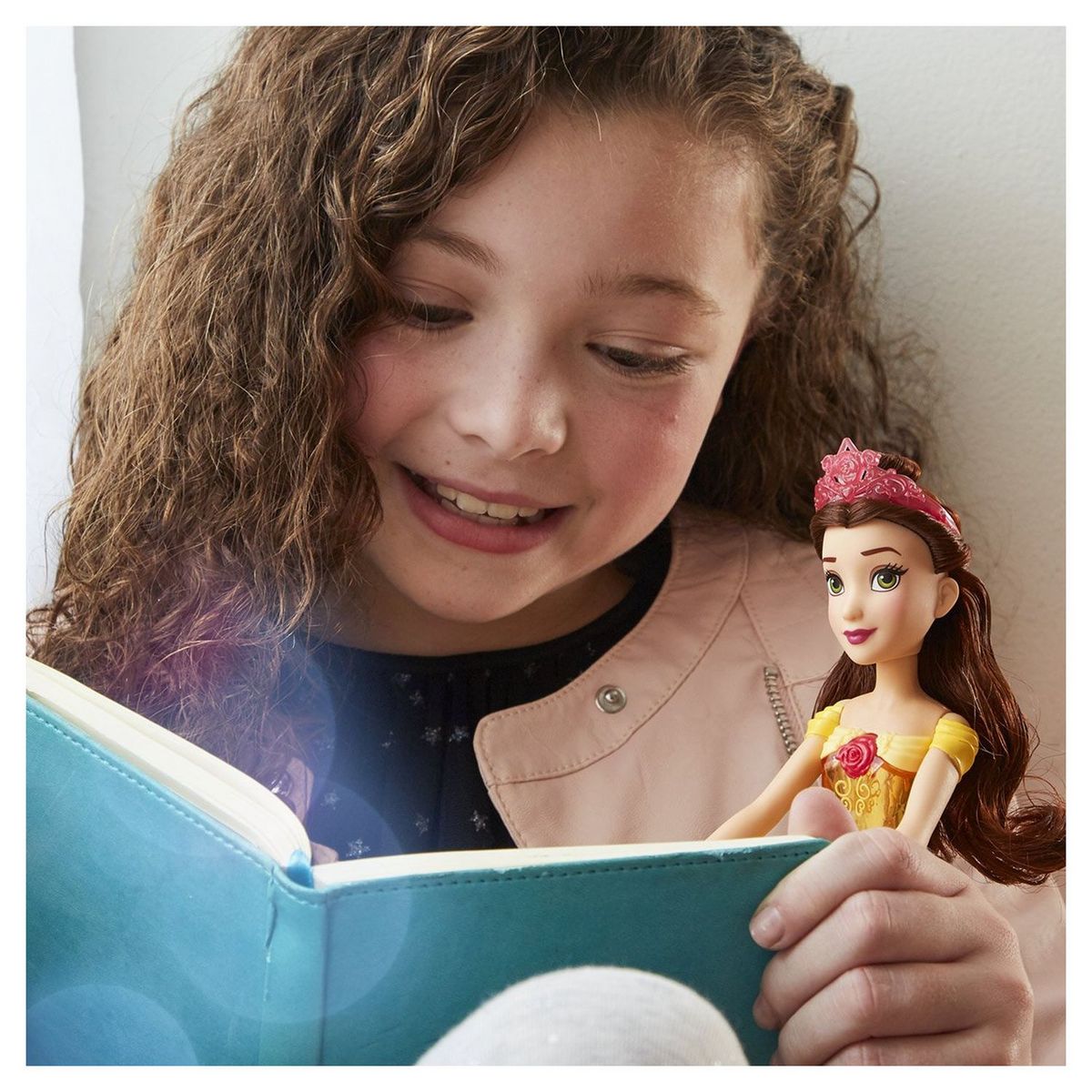 HASBRO Poupée Belle Poussière d'Etoiles Disney Princesses