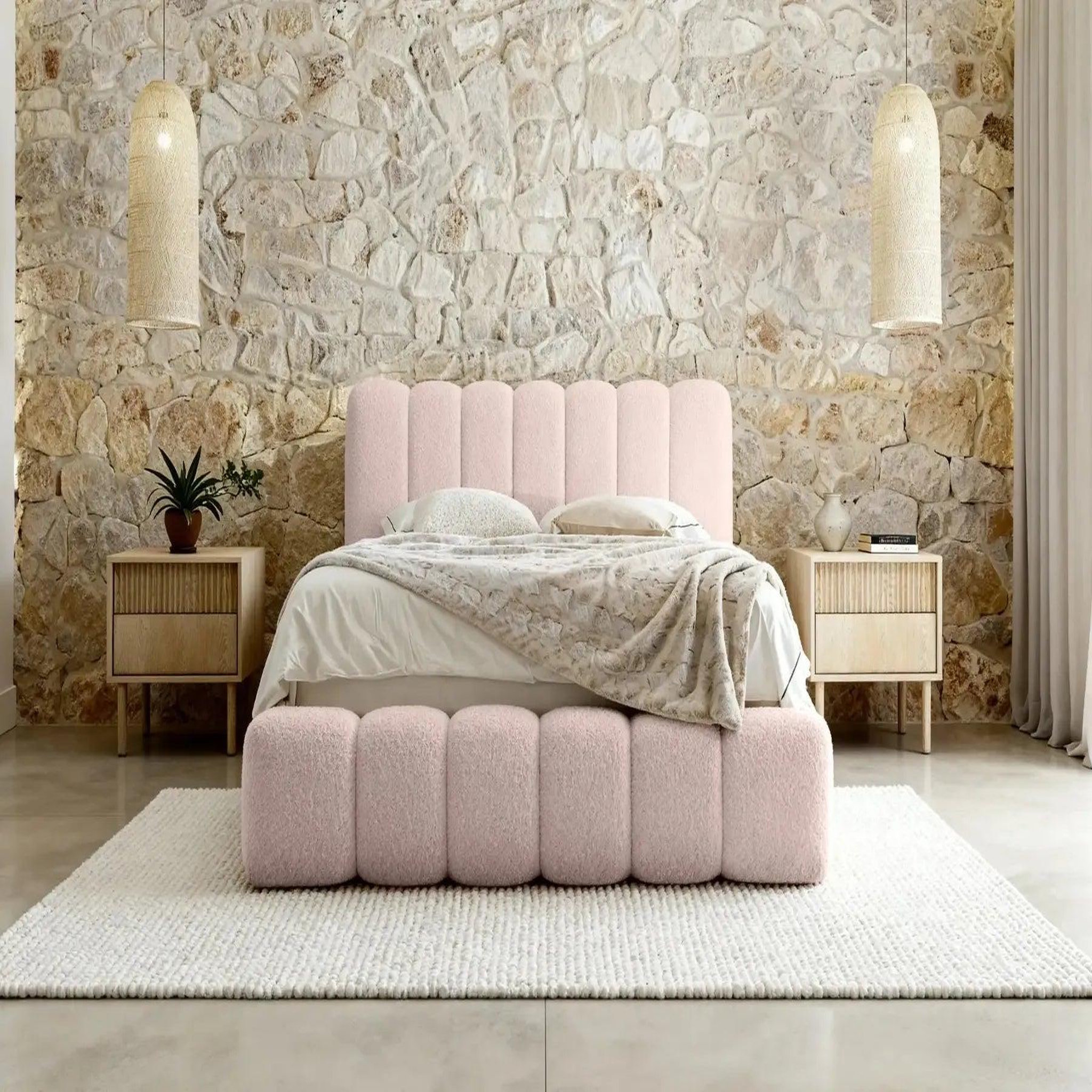 Voir la diapositive 6 : CASANOVA PARIS Garance - lit coffre tissu chenille