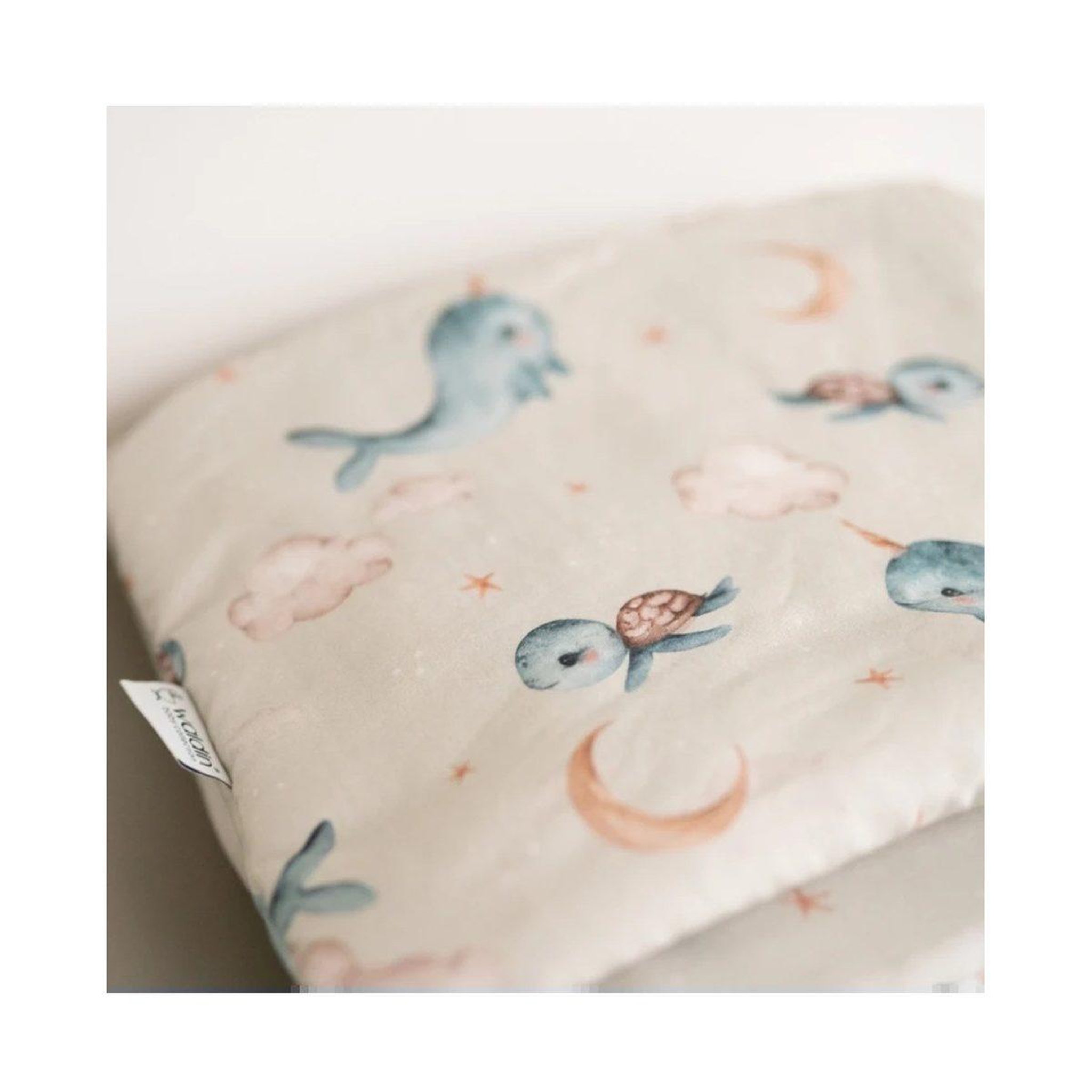 Voir la diapositive 4 : WALDIN Oreiller bébé 40 × 30 cm - motif baleine, beige