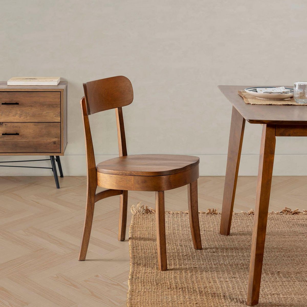 VS VENTA-STOCK Pack de 2 chaises Nala couleur Noyer, Bois Massif